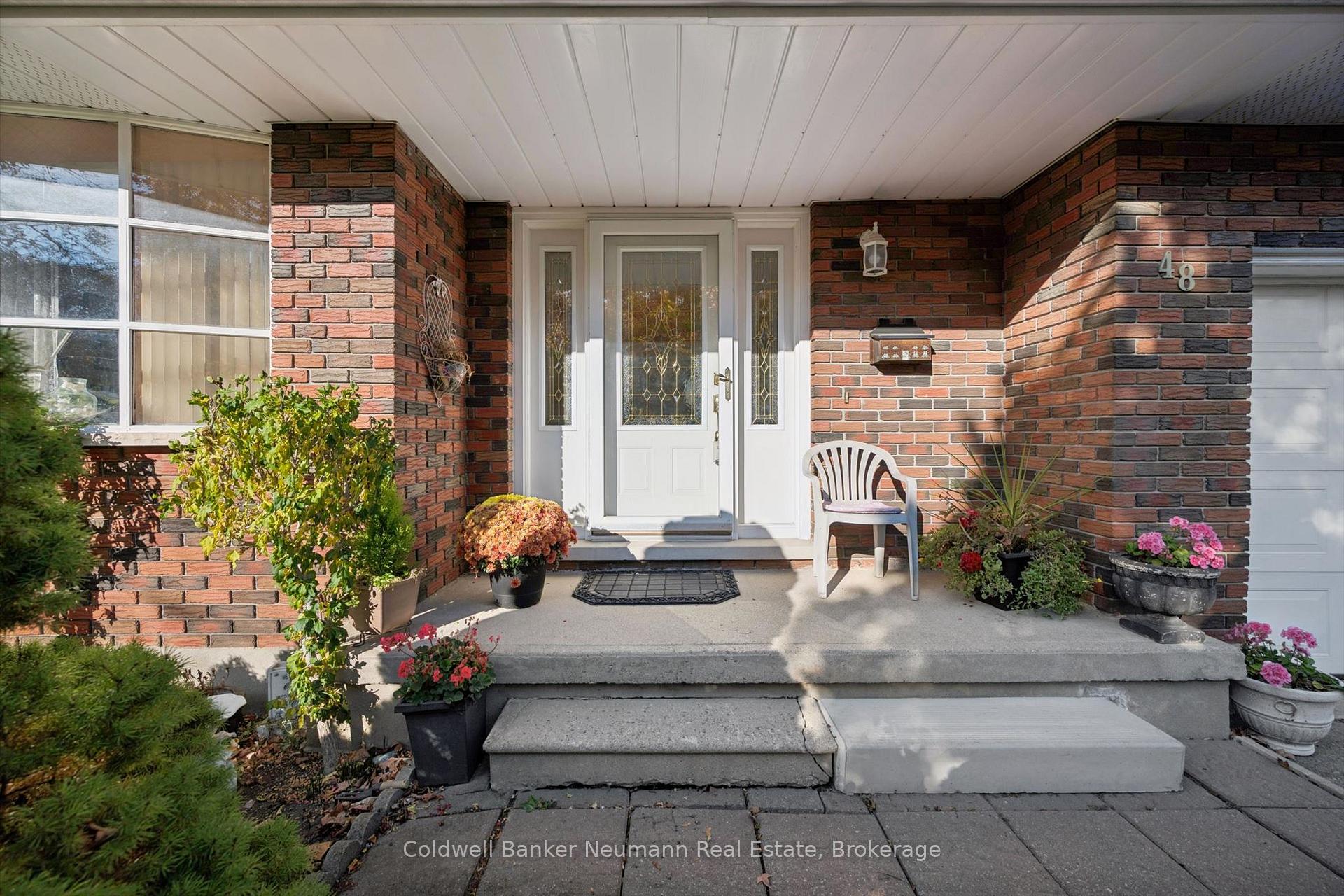 Photo 2 of 48 Westminster Avenue, Guelph, St. George's — HOMEH