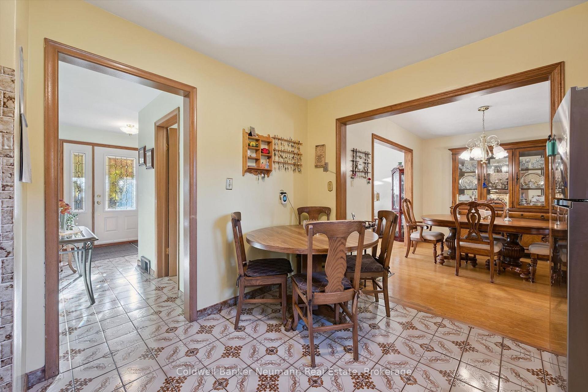 Photo 9 of 48 Westminster Avenue, Guelph, St. George's — HOMEH