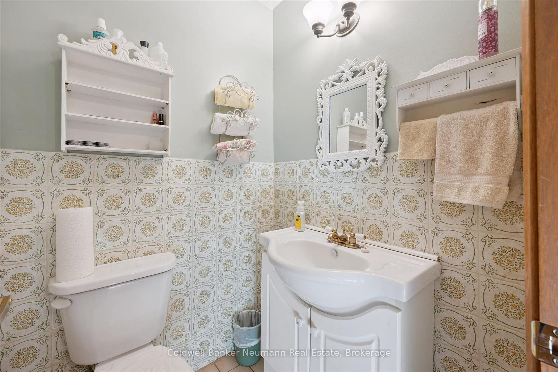 Photo 14 of 48 Westminster Avenue, Guelph, St. George's — HOMEH