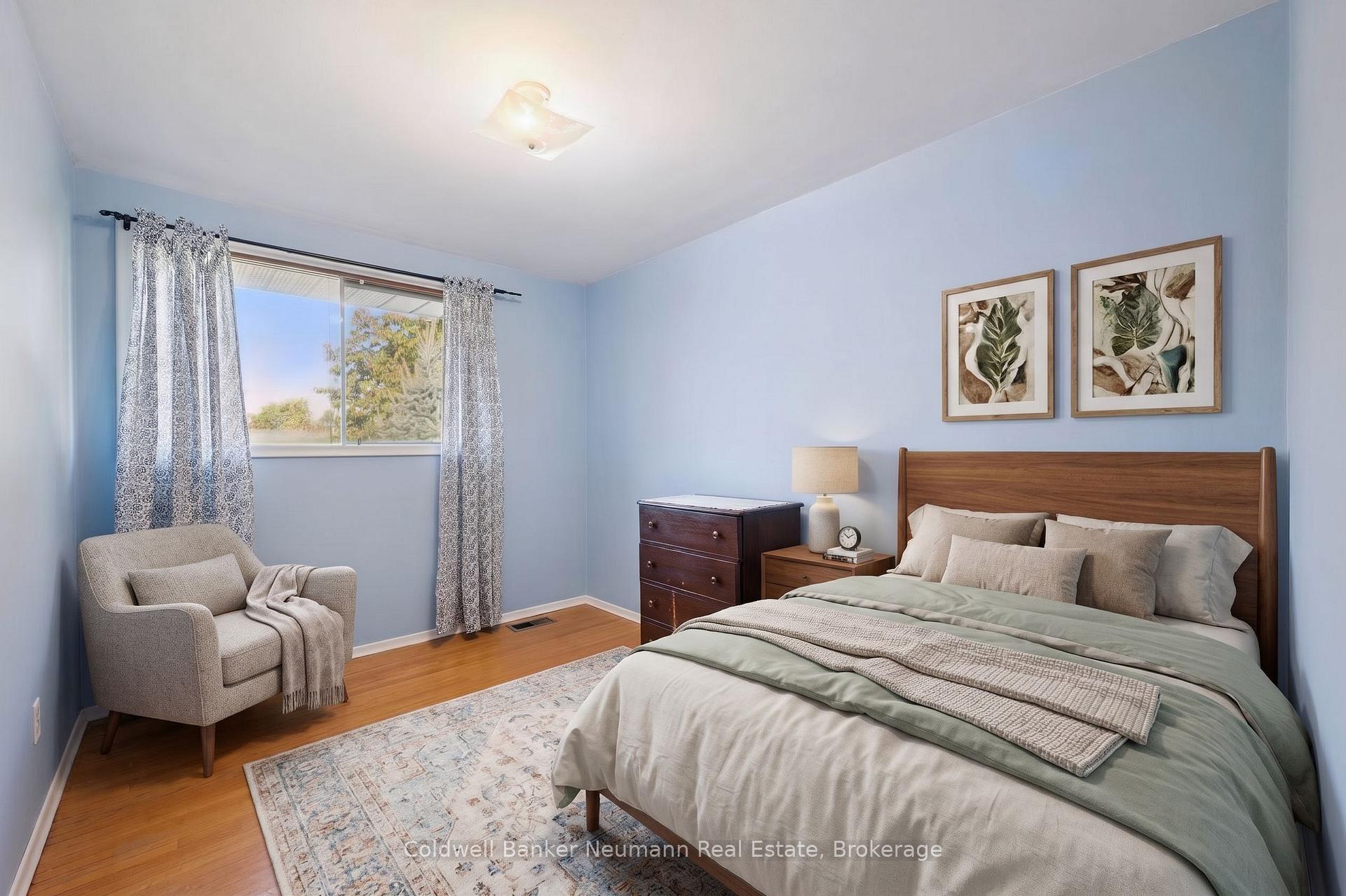 Photo 15 of 48 Westminster Avenue, Guelph, St. George's — HOMEH