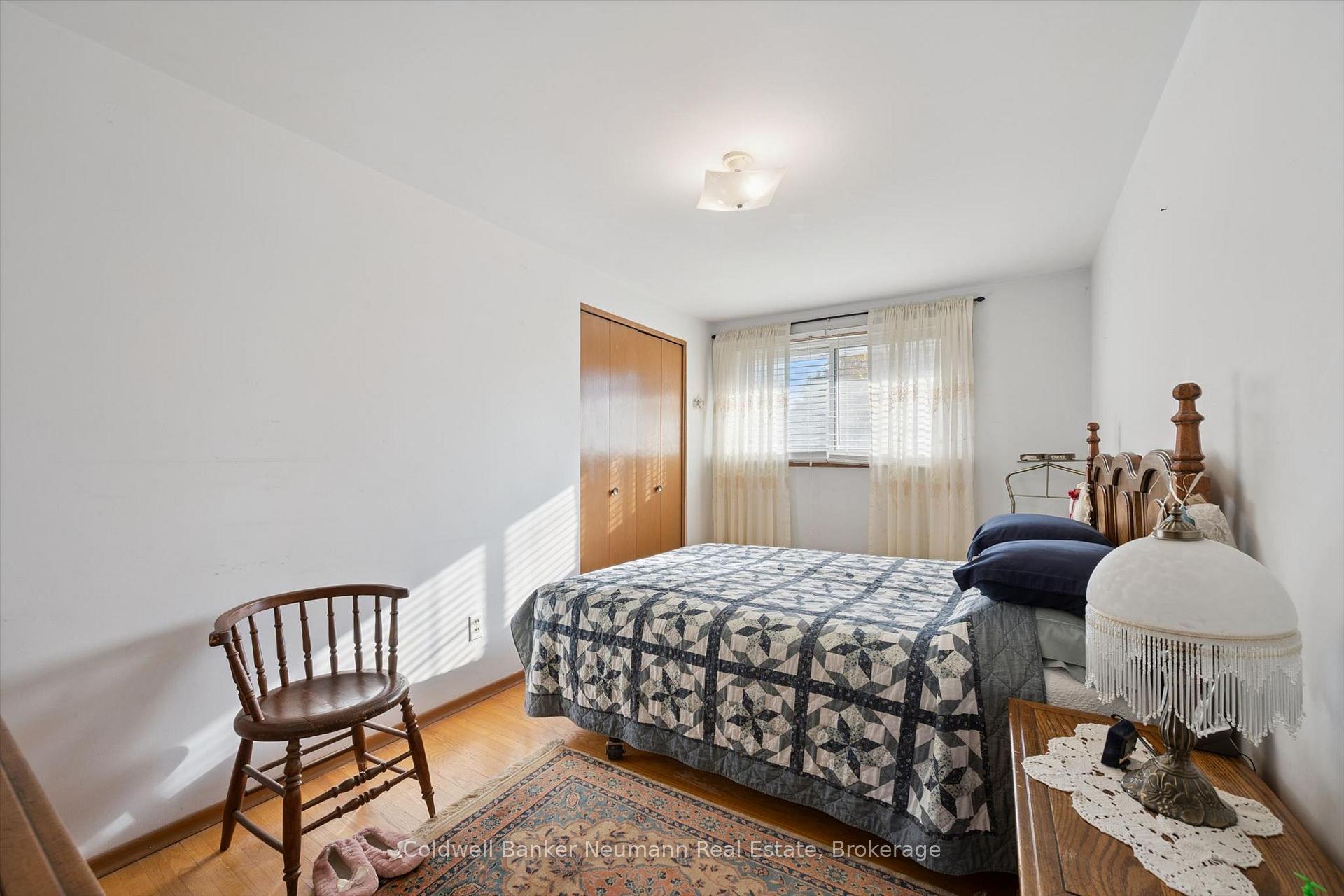 Photo 17 of 48 Westminster Avenue, Guelph, St. George's — HOMEH