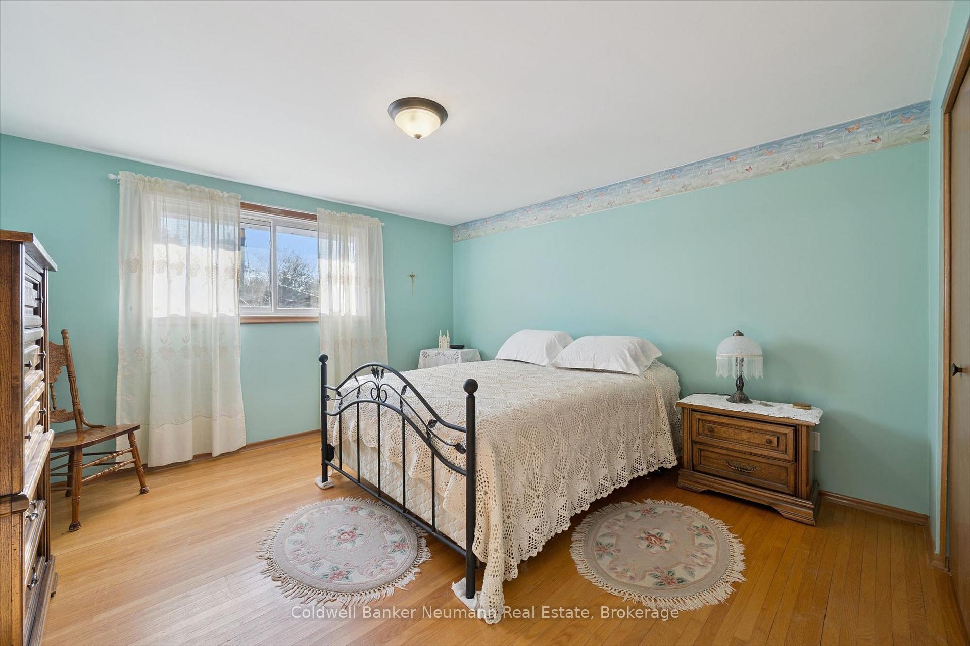 Photo 20 of 48 Westminster Avenue, Guelph, St. George's — HOMEH