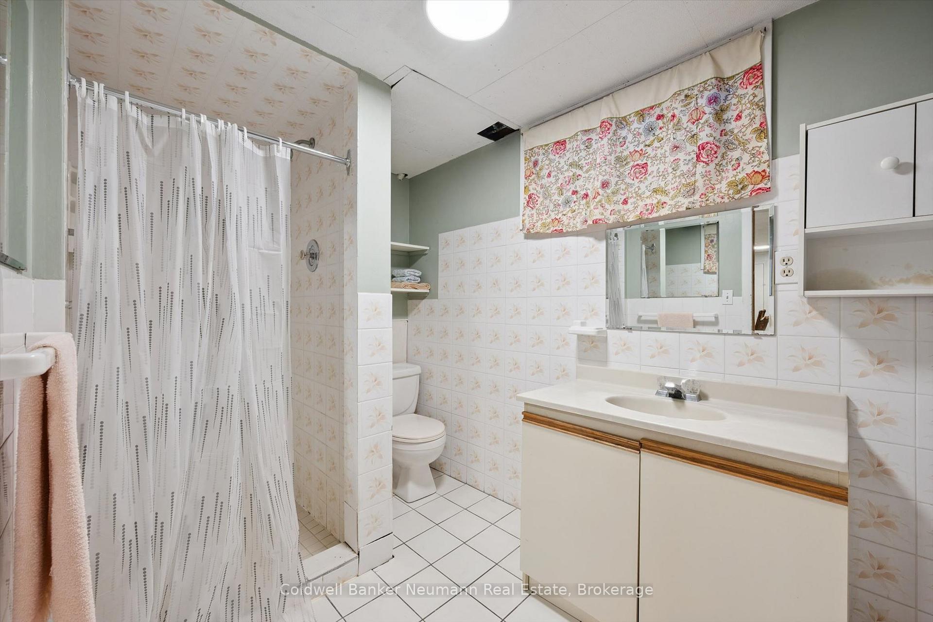 Photo 26 of 48 Westminster Avenue, Guelph, St. George's — HOMEH