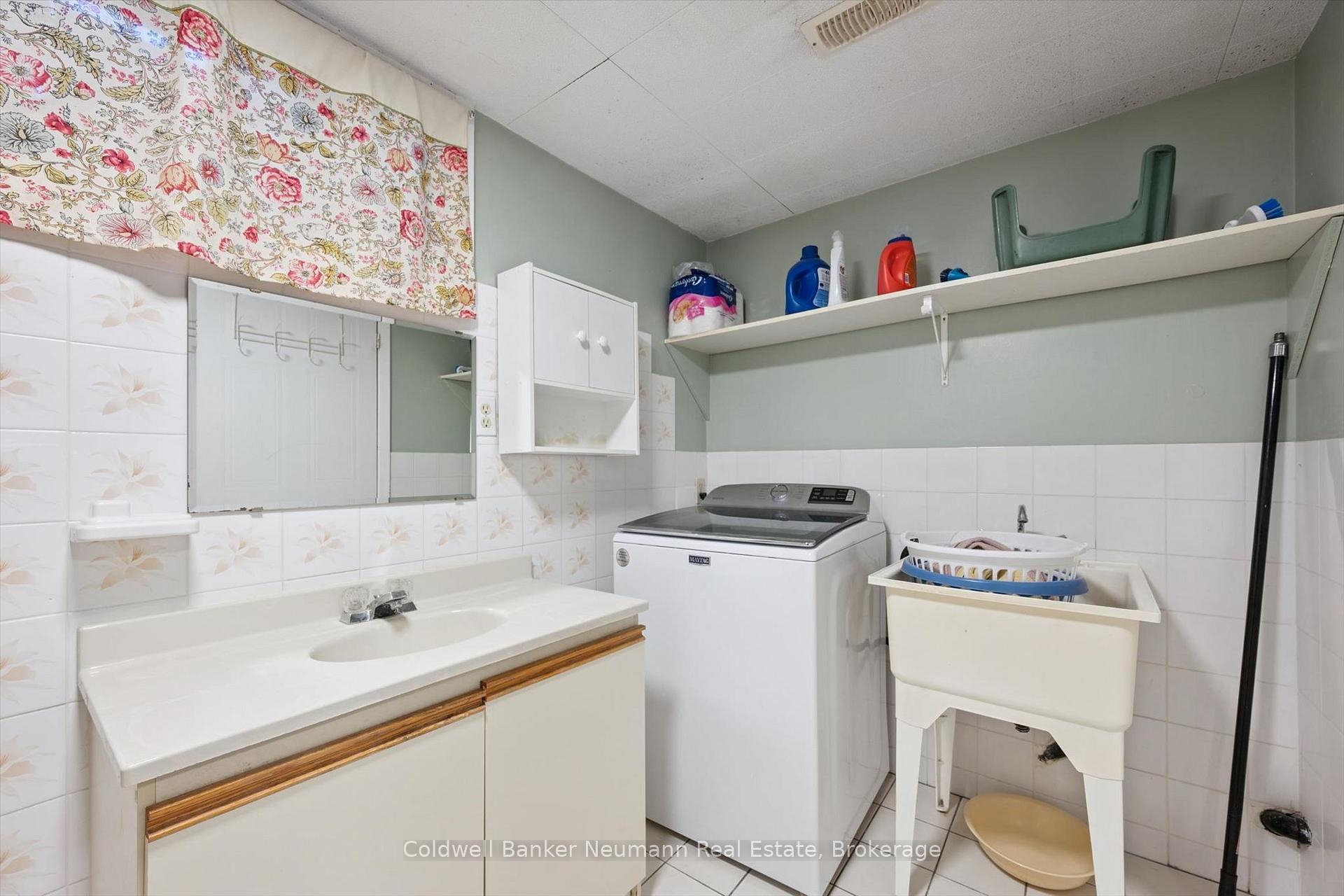 Photo 27 of 48 Westminster Avenue, Guelph, St. George's — HOMEH