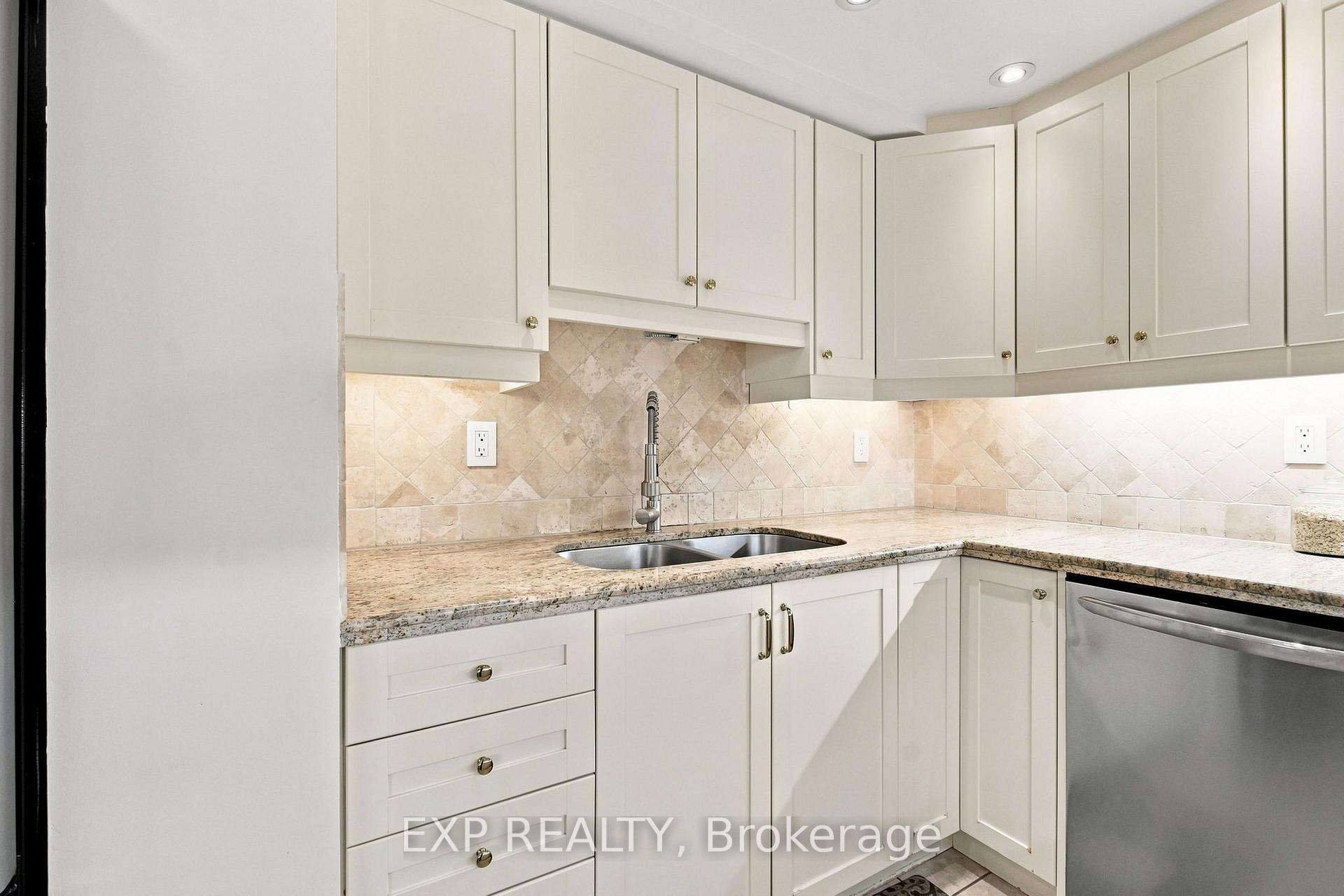 Photo 4 of Unit 2101, 1515 Lakeshore Road E, Mississauga, Lakeview — HOMEH