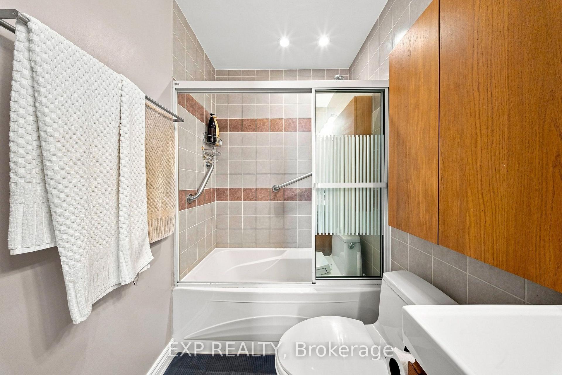 Photo 21 of Unit 2101, 1515 Lakeshore Road E, Mississauga, Lakeview — HOMEH