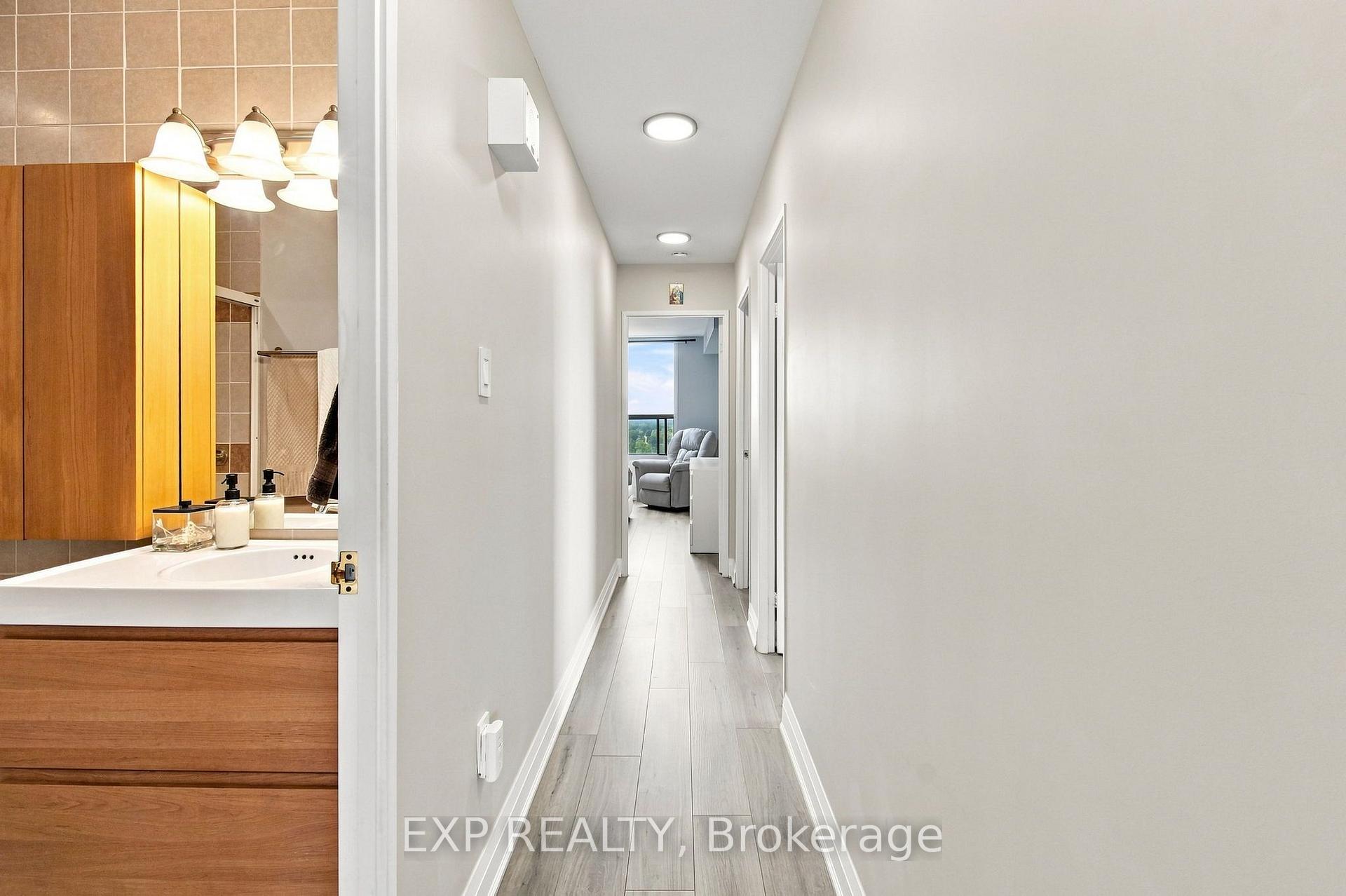 Photo 23 of Unit 2101, 1515 Lakeshore Road E, Mississauga, Lakeview — HOMEH