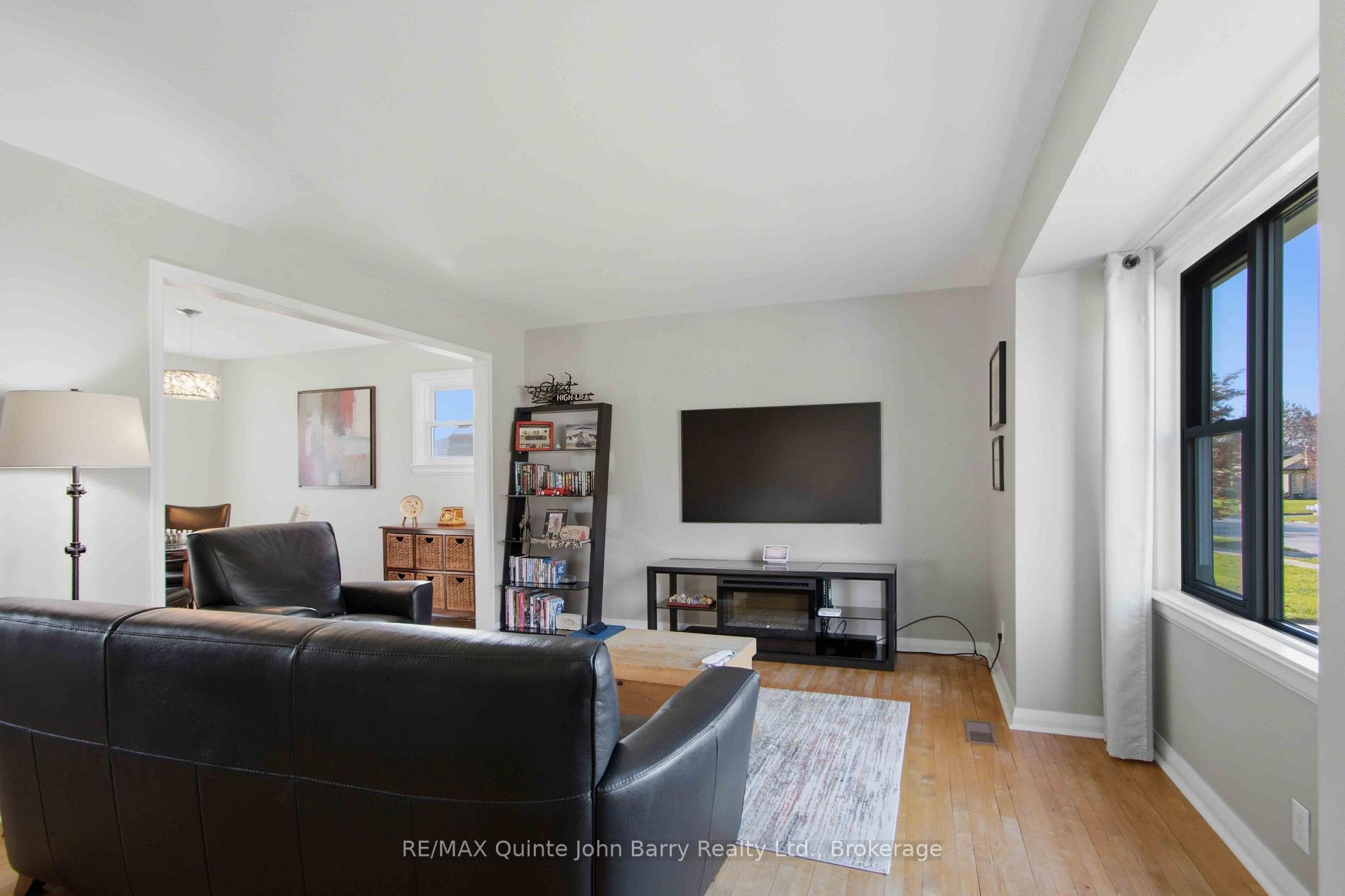 Photo 5 of 47 Fourth Avenue, Quinte West, Trenton Ward — HOMEH