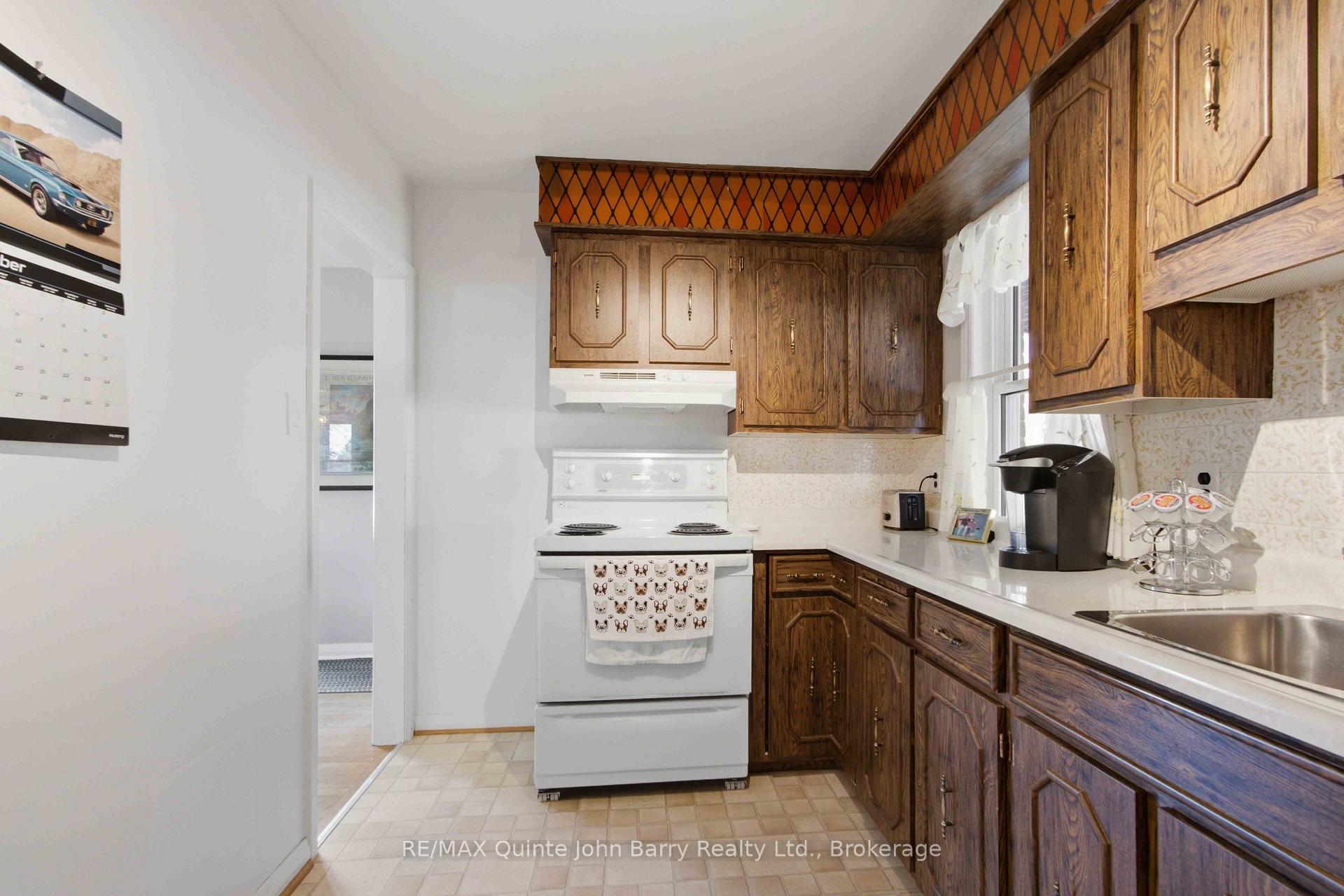 Photo 11 of 47 Fourth Avenue, Quinte West, Trenton Ward — HOMEH