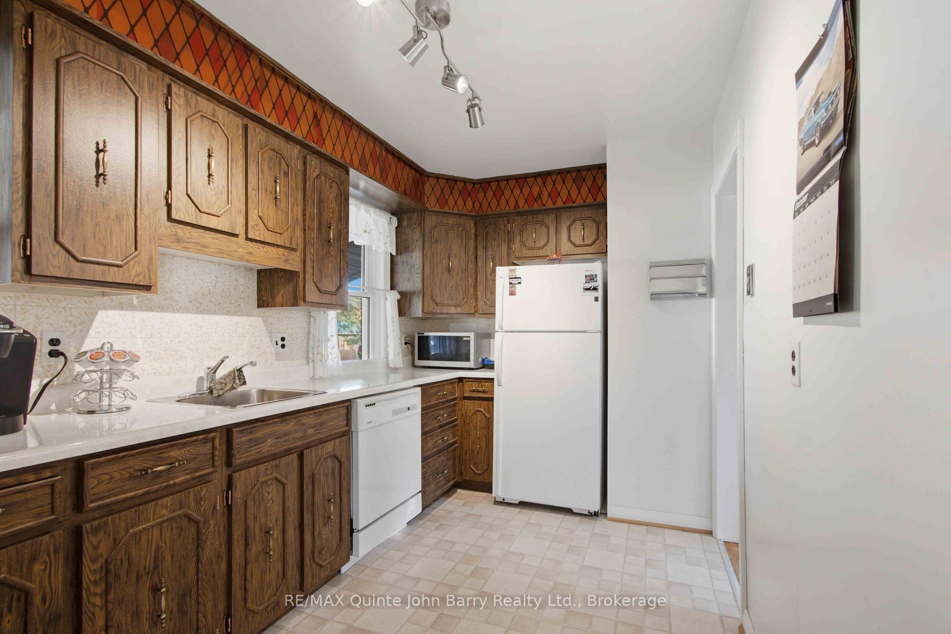 Photo 12 of 47 Fourth Avenue, Quinte West, Trenton Ward — HOMEH