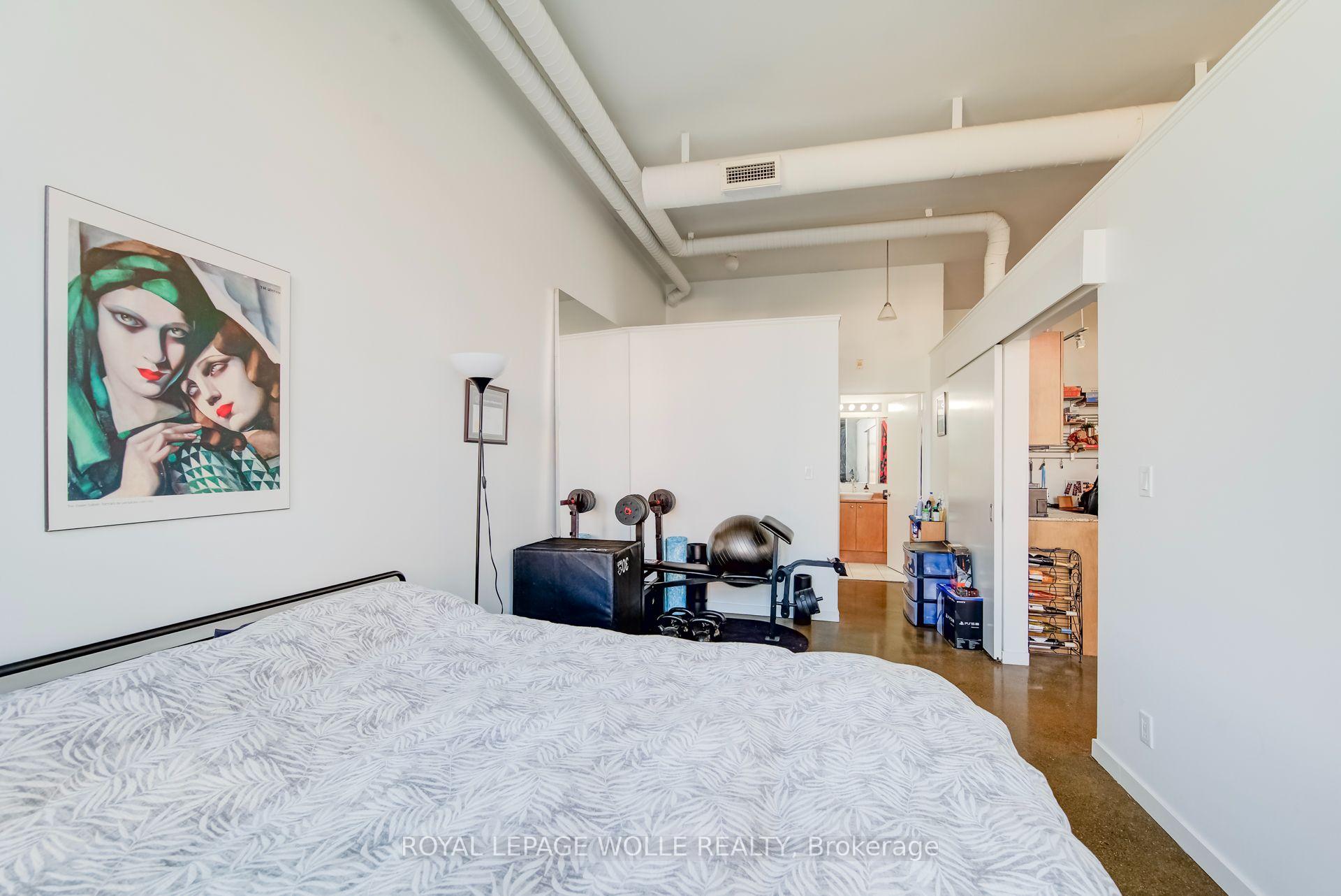 Photo of Unit 620, 404 King Street W