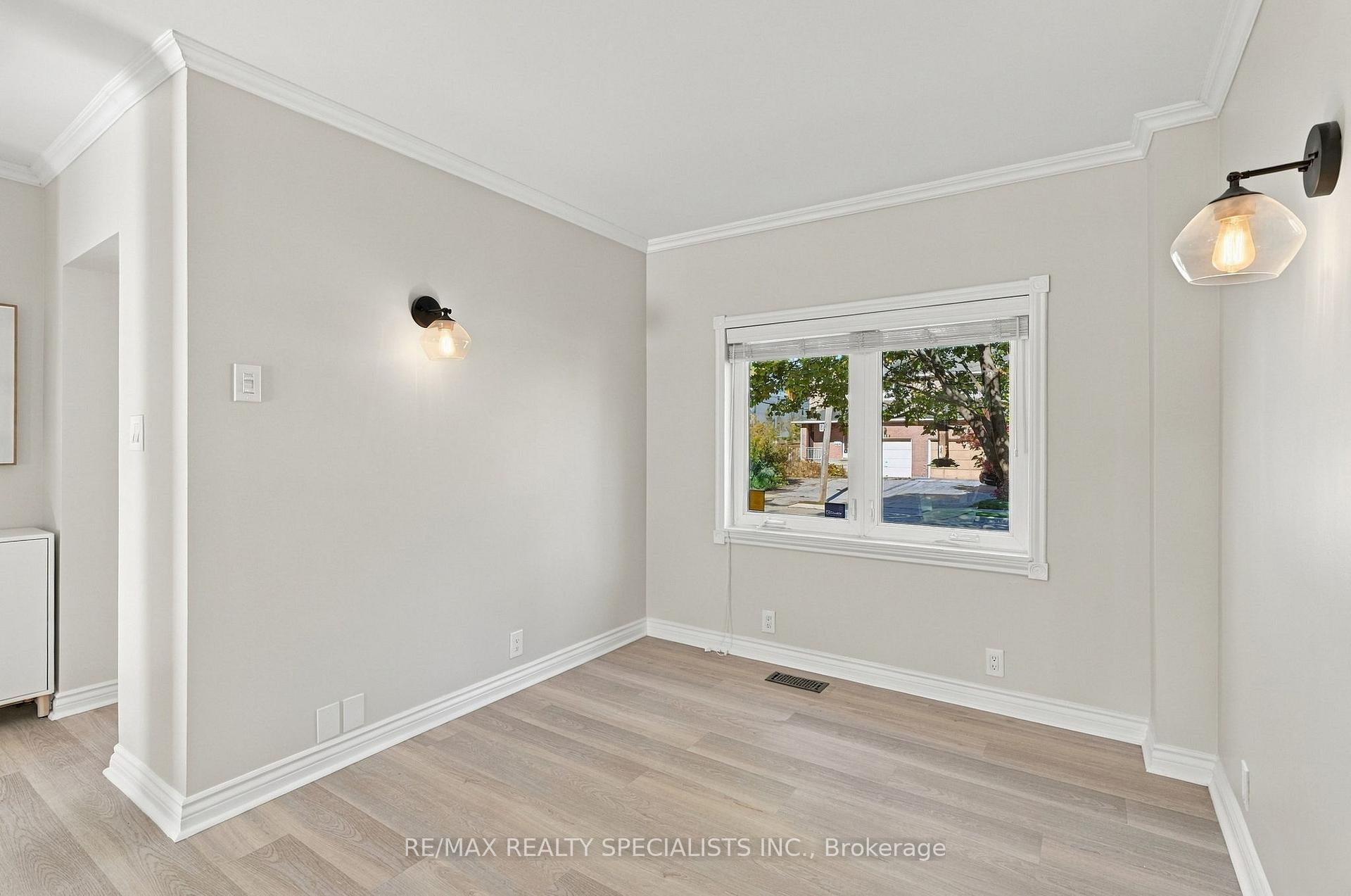 Photo 21 of 141 Lake Crescent, Etobicoke, Mimico — HOMEH