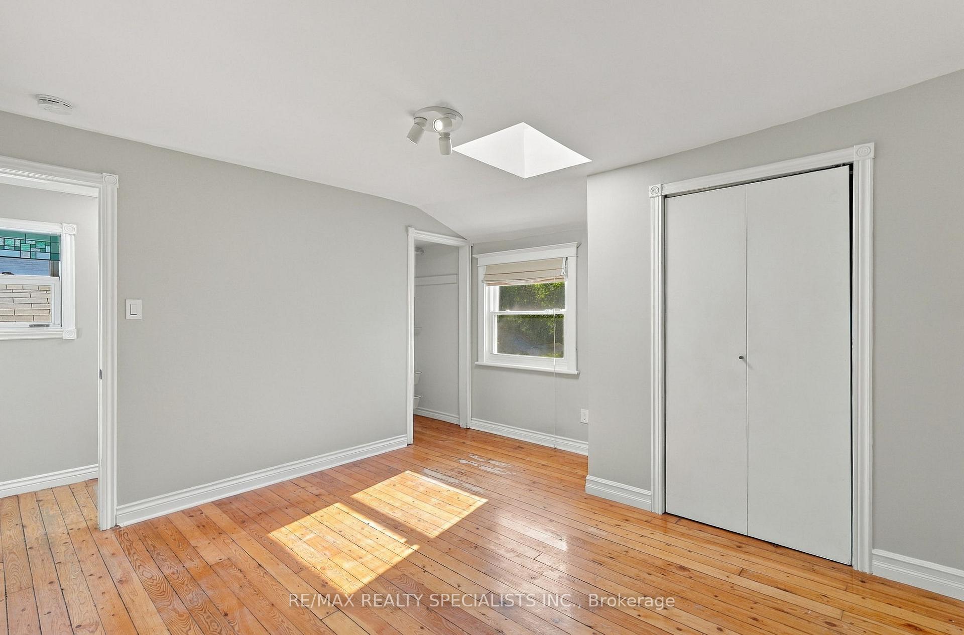 Photo 25 of 141 Lake Crescent, Etobicoke, Mimico — HOMEH