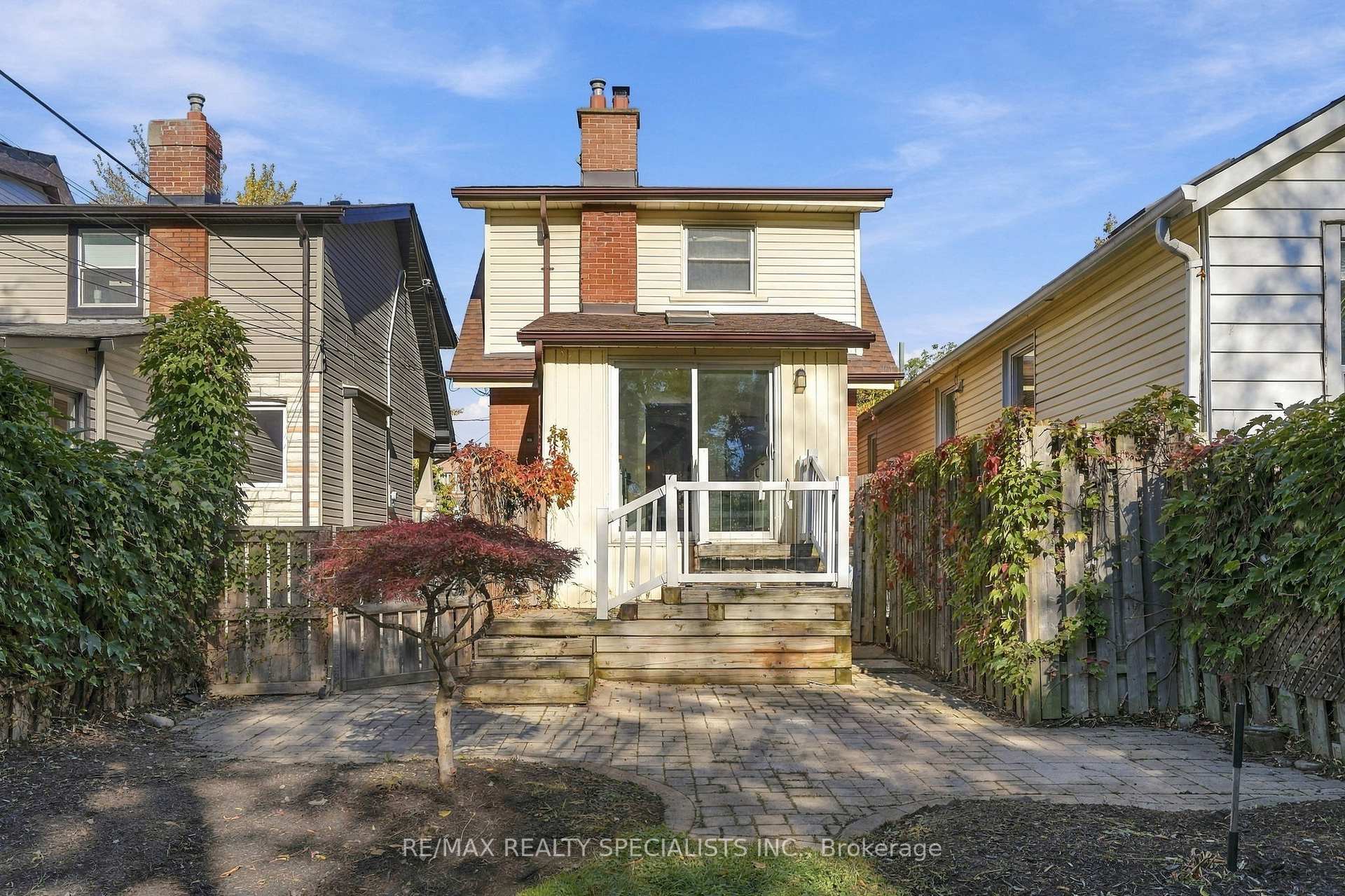 Photo 37 of 141 Lake Crescent, Etobicoke, Mimico — HOMEH