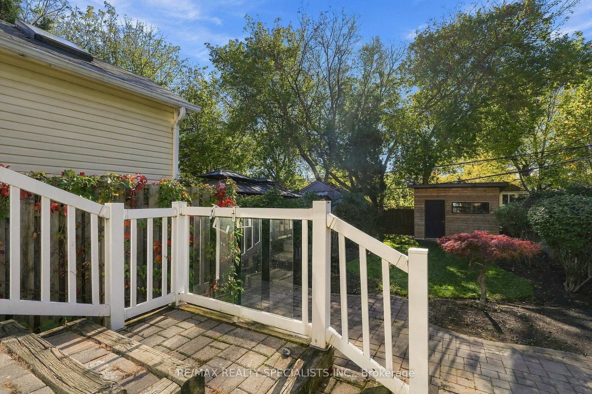 Photo 40 of 141 Lake Crescent, Etobicoke, Mimico — HOMEH