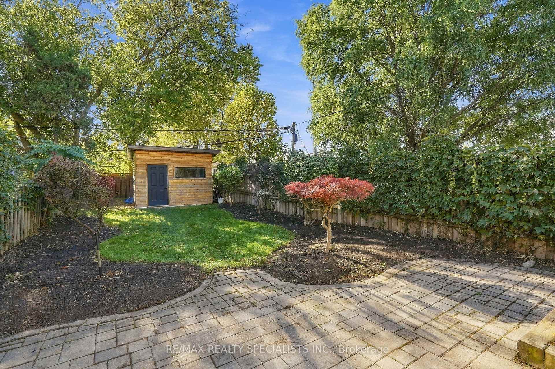 Photo 41 of 141 Lake Crescent, Etobicoke, Mimico — HOMEH