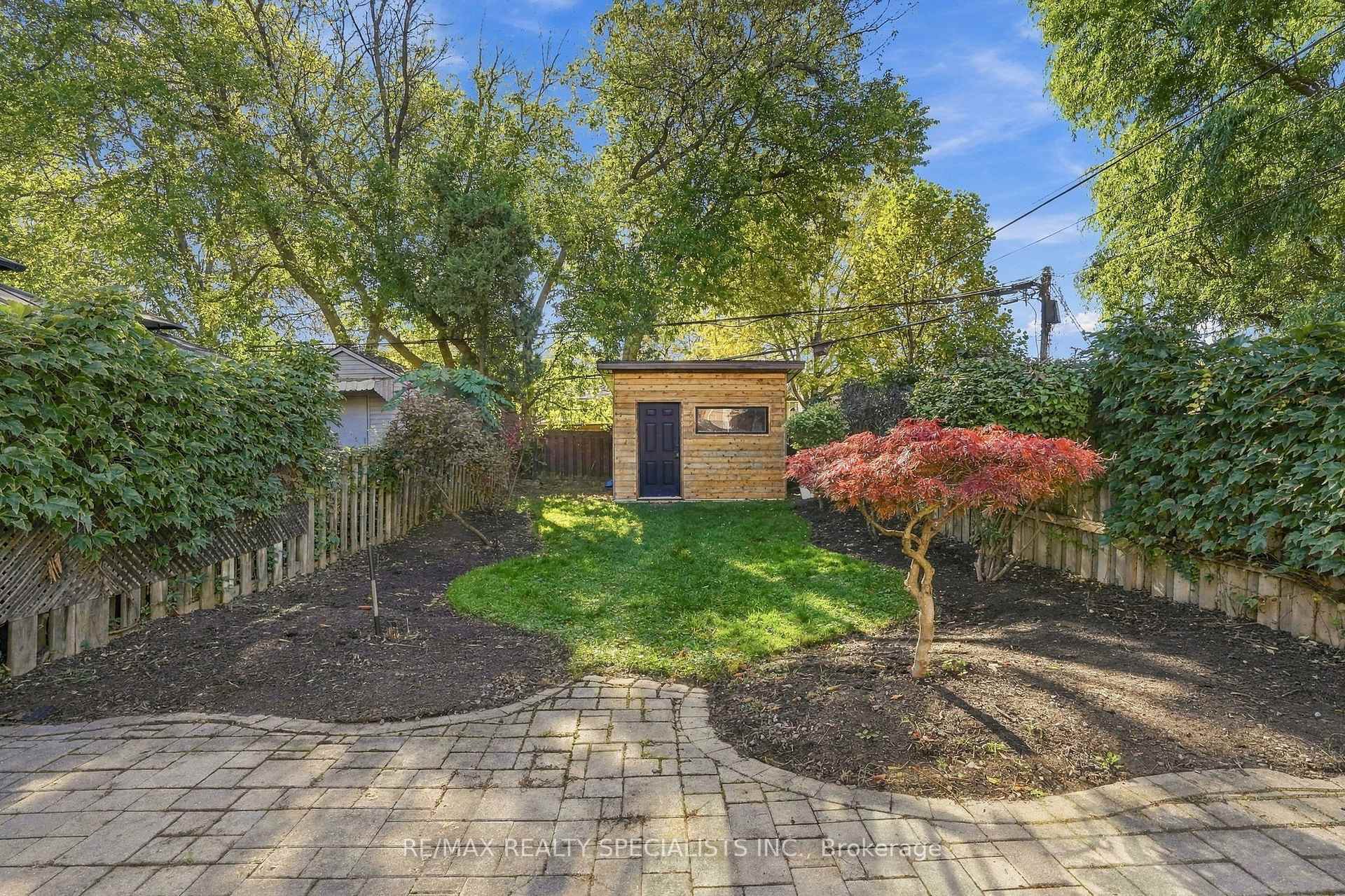 Photo 42 of 141 Lake Crescent, Etobicoke, Mimico — HOMEH