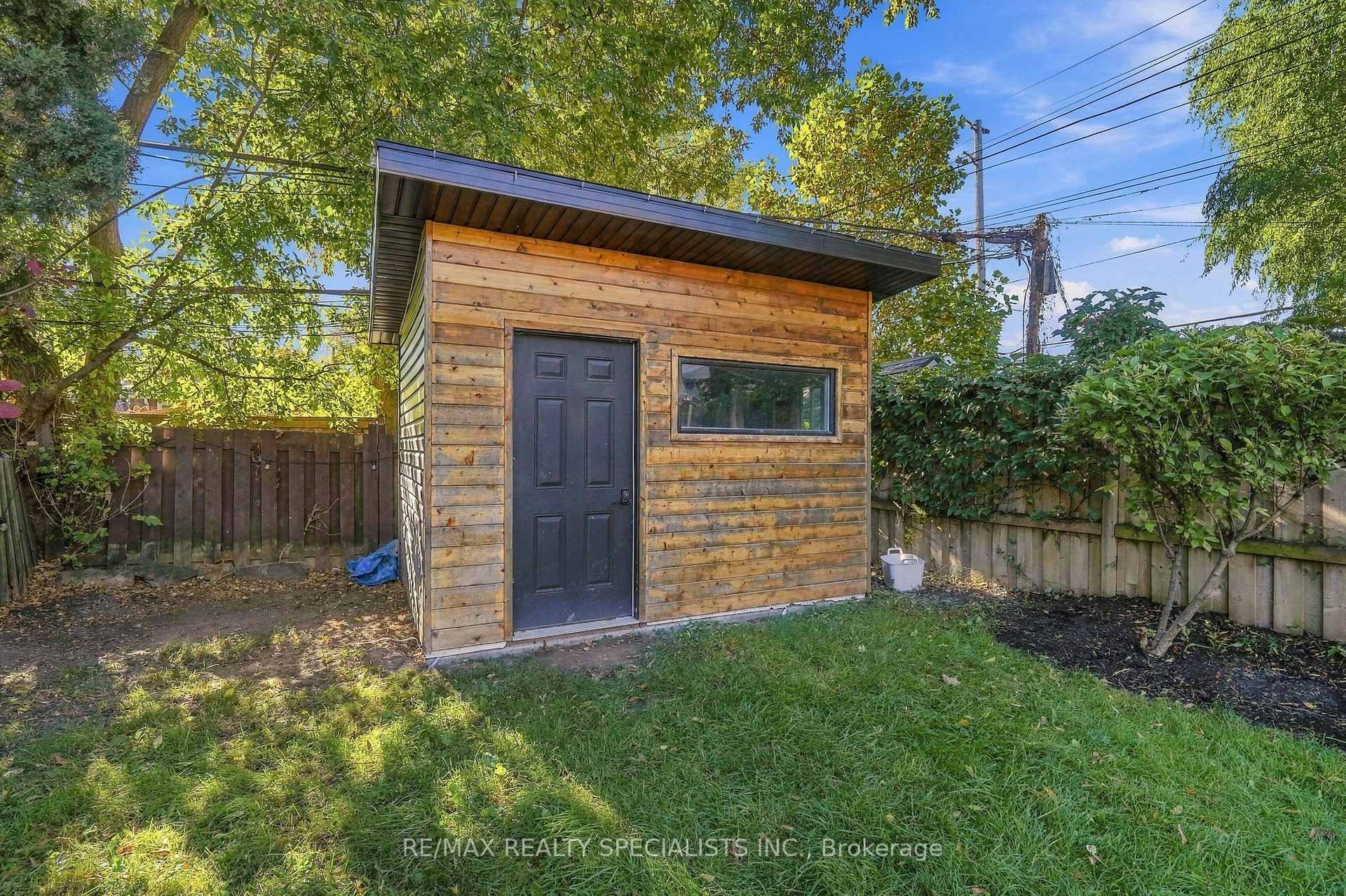 Photo 43 of 141 Lake Crescent, Etobicoke, Mimico — HOMEH