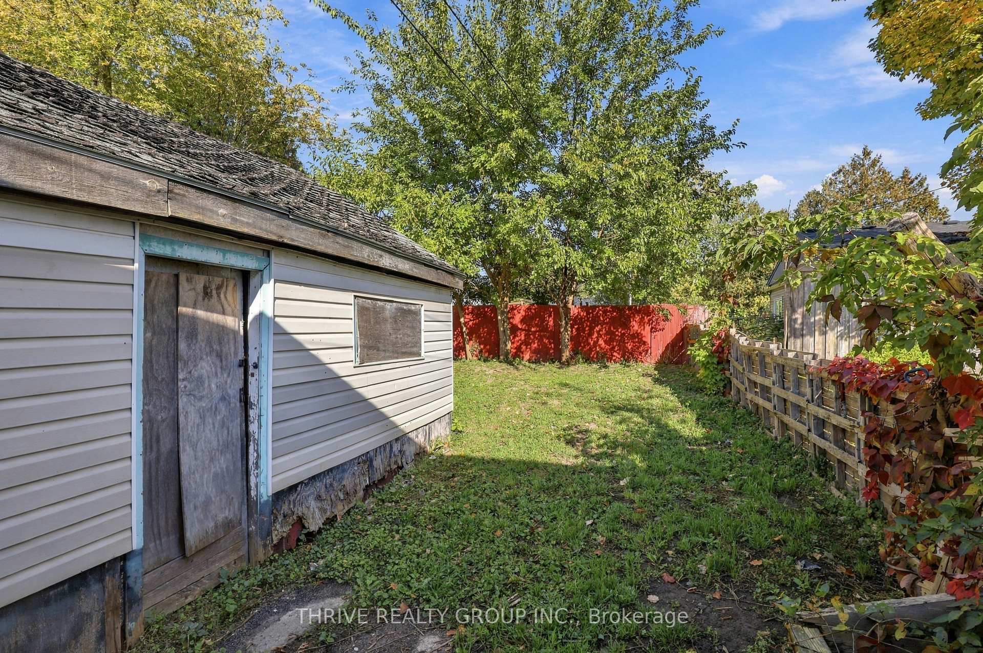 Photo 7 of 342 Thompson Road, London, South I — HOMEH