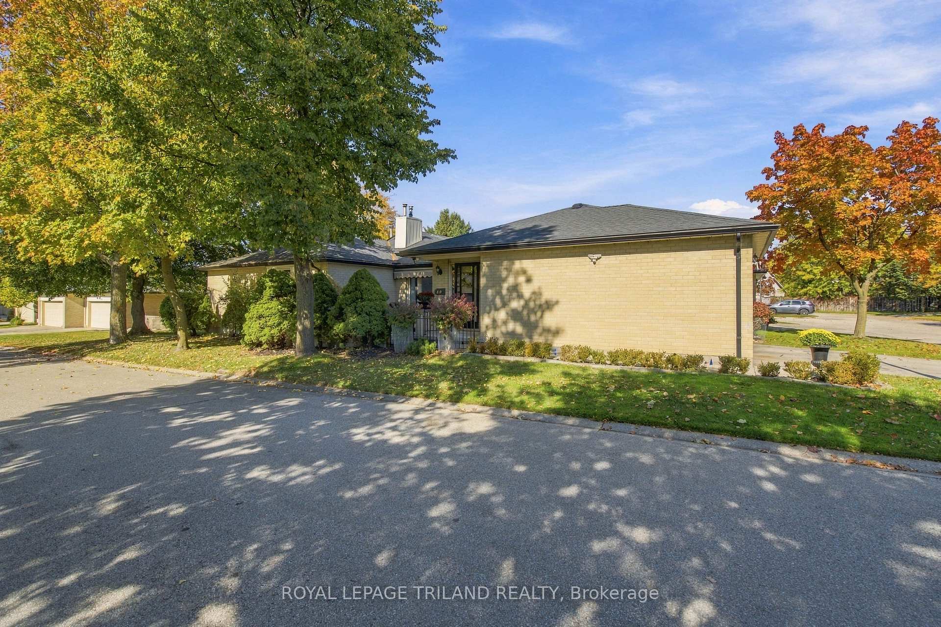 Photo 2 of Unit 48, 163 Pine Valley Drive, London, South N — HOMEH