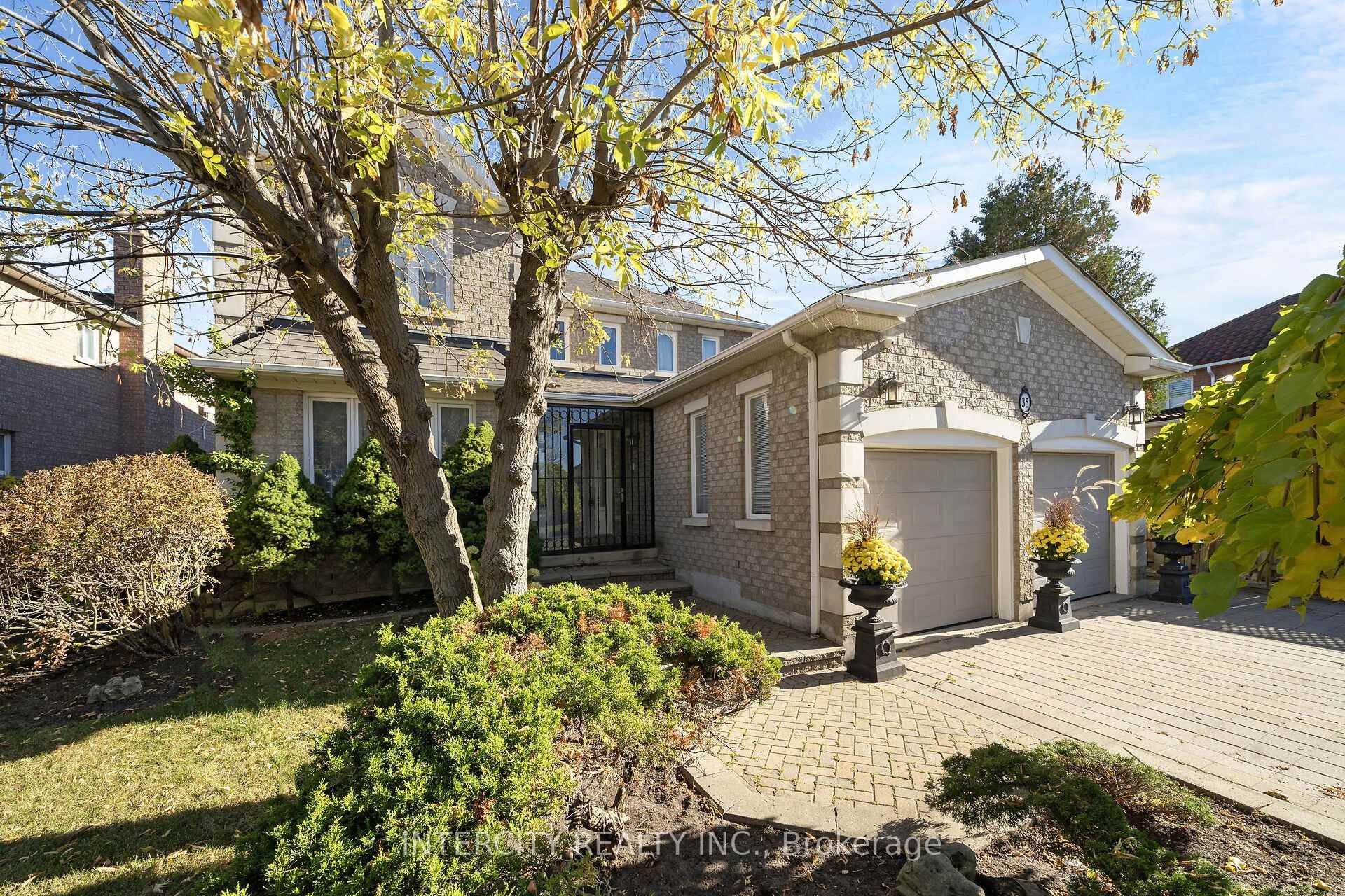 Photo 4 of 35 Avro Road, Vaughan, Maple — HOMEH