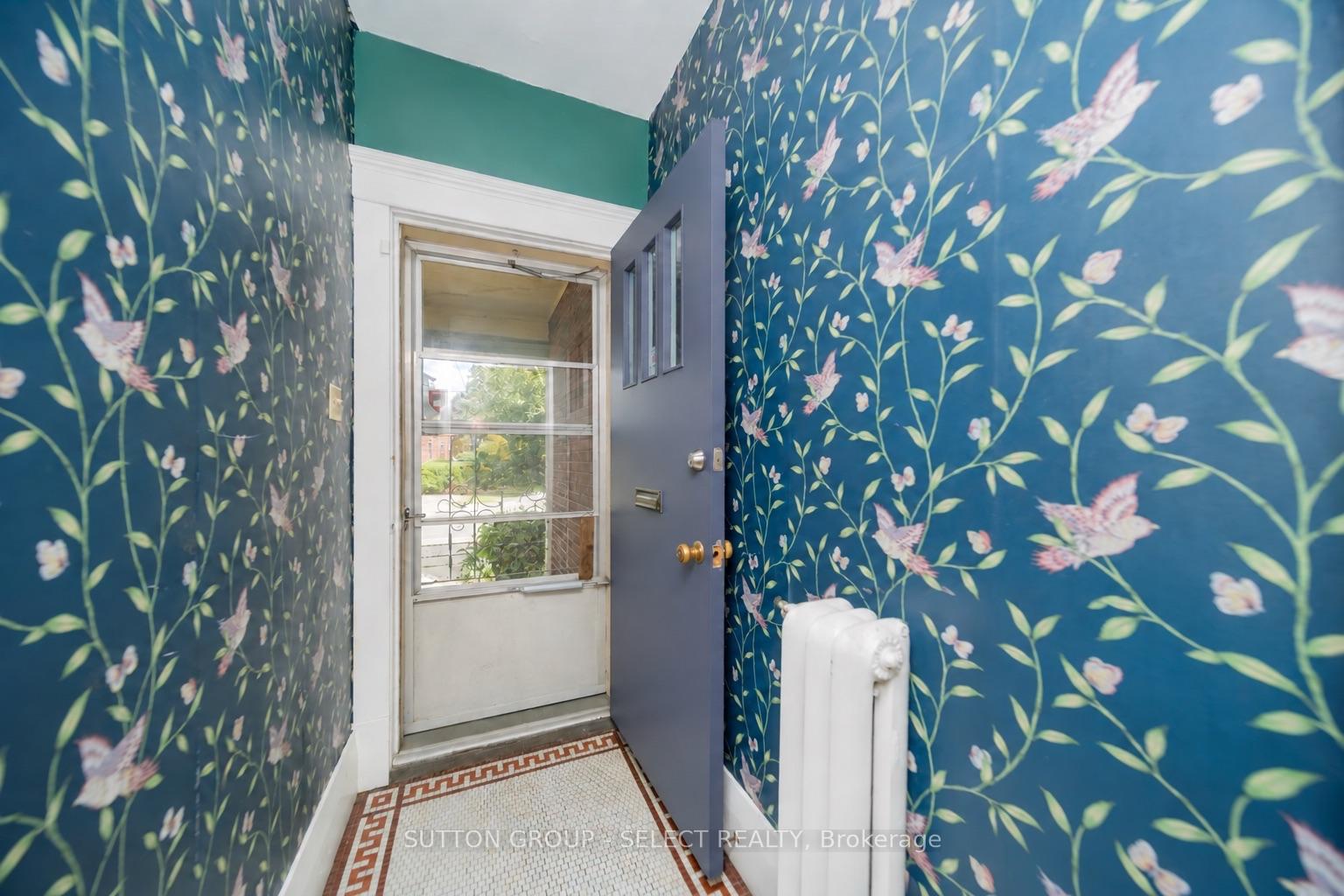 Photo 7 of 239 Ridout Street S, London, South G — HOMEH