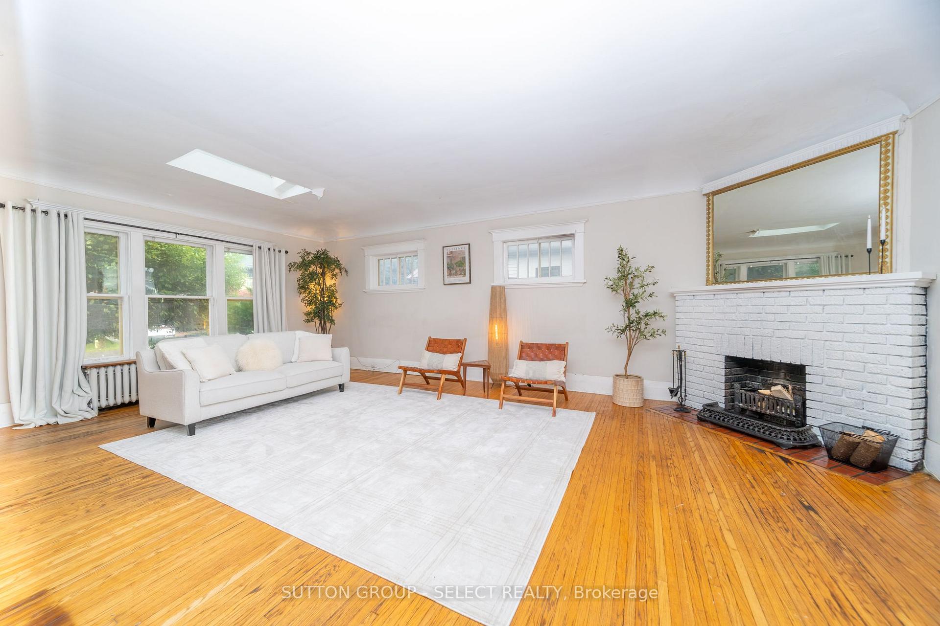 Photo 10 of 239 Ridout Street S, London, South G — HOMEH