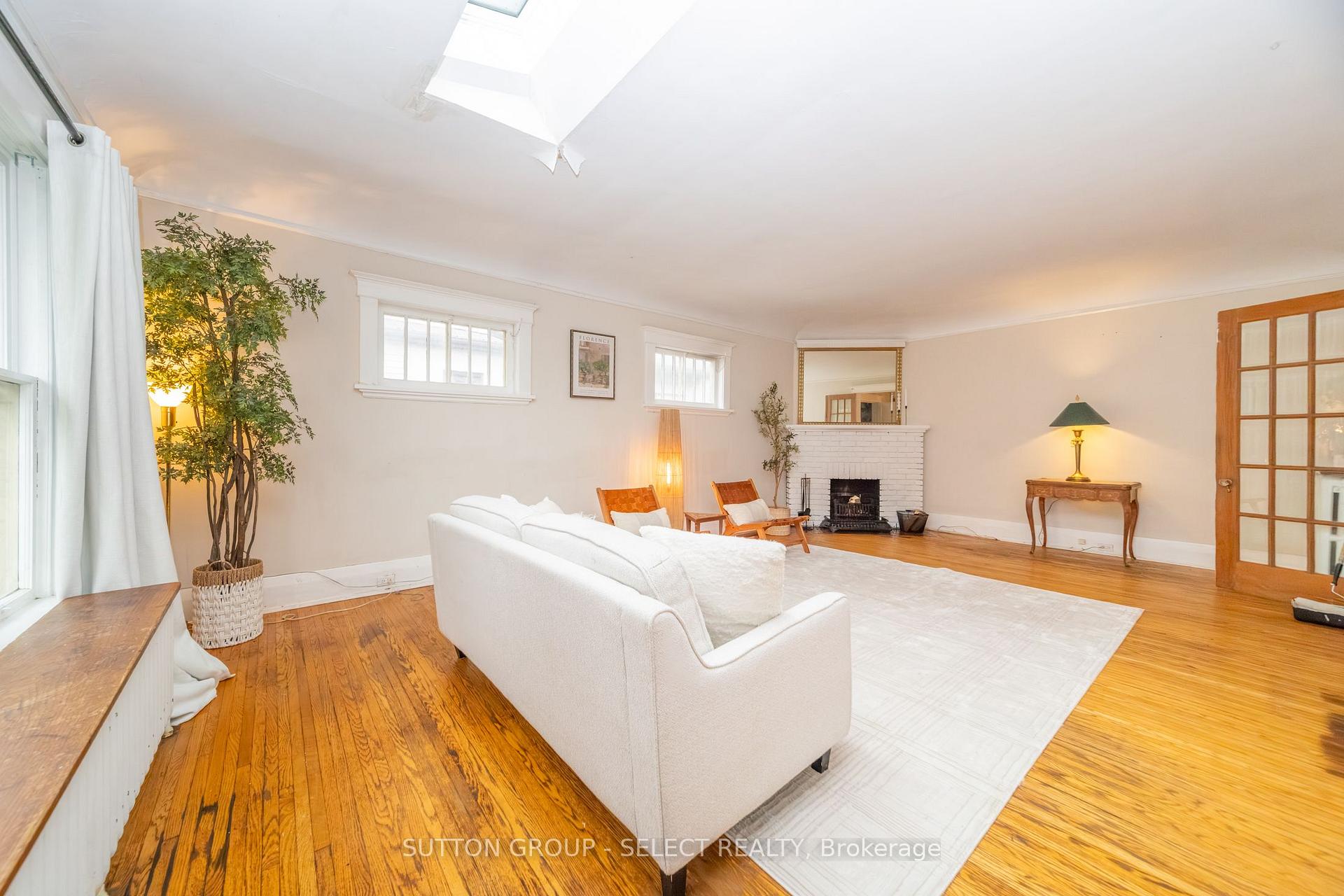 Photo 11 of 239 Ridout Street S, London, South G — HOMEH