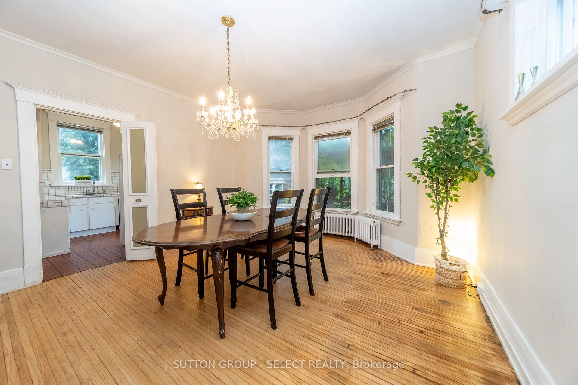 Photo 15 of 239 Ridout Street S, London, South G — HOMEH