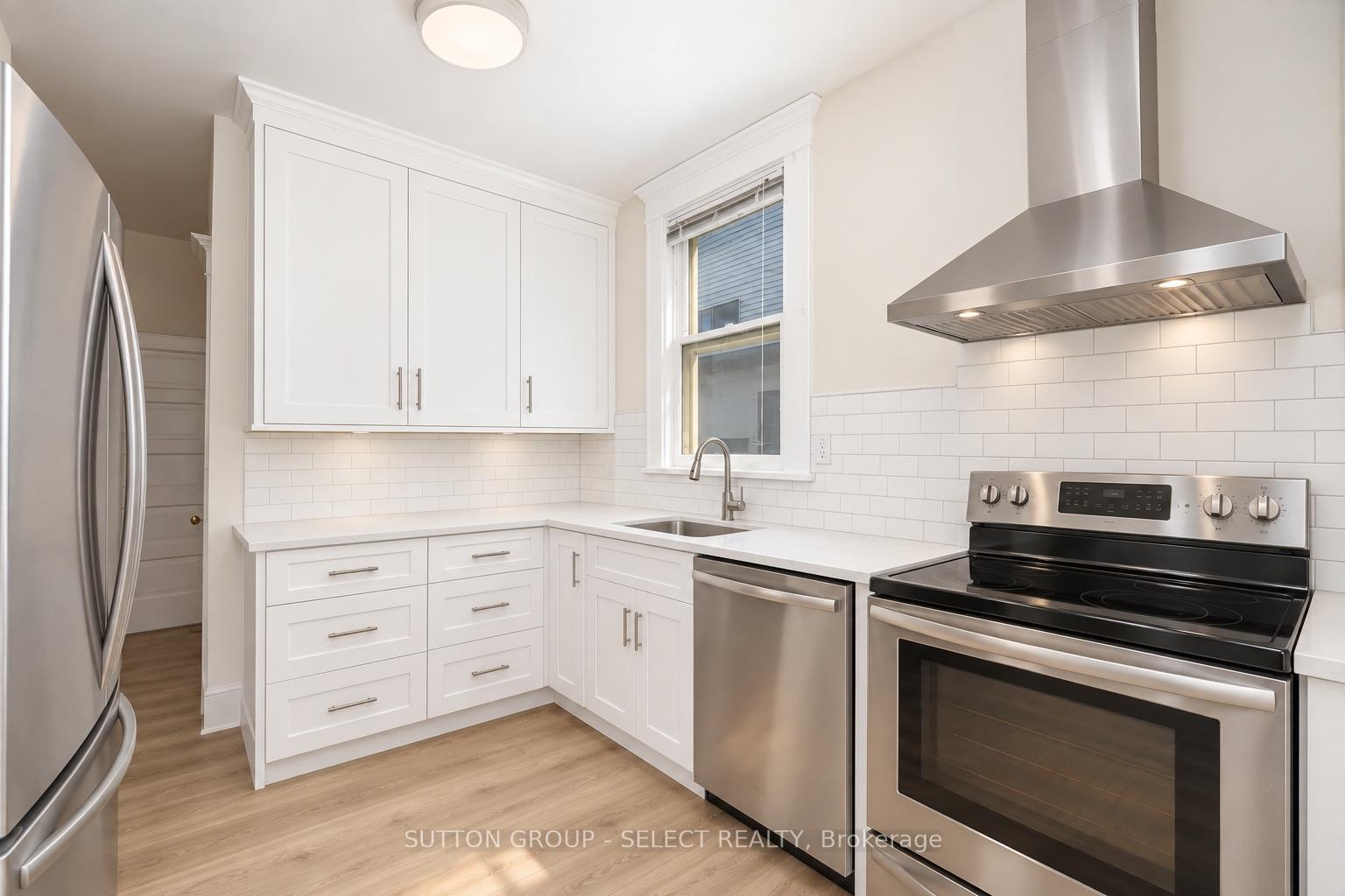 Photo 17 of 239 Ridout Street S, London, South G — HOMEH