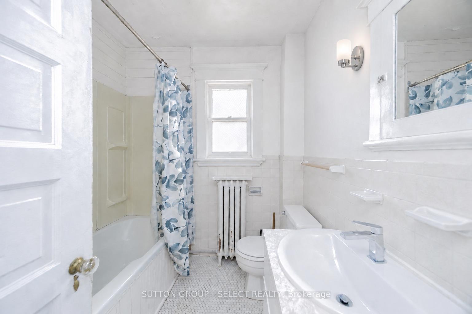Photo 31 of 239 Ridout Street S, London, South G — HOMEH