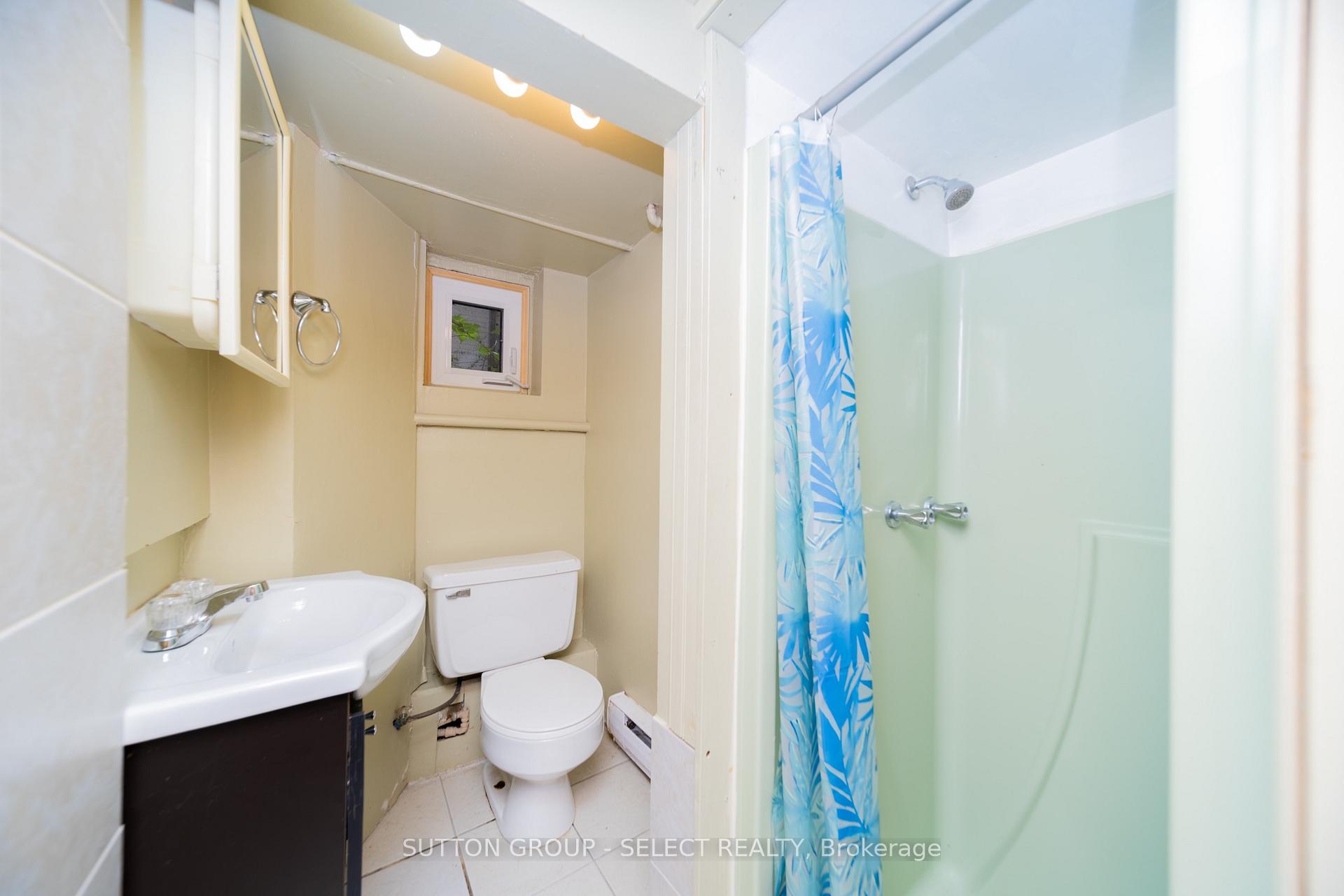 Photo 43 of 239 Ridout Street S, London, South G — HOMEH