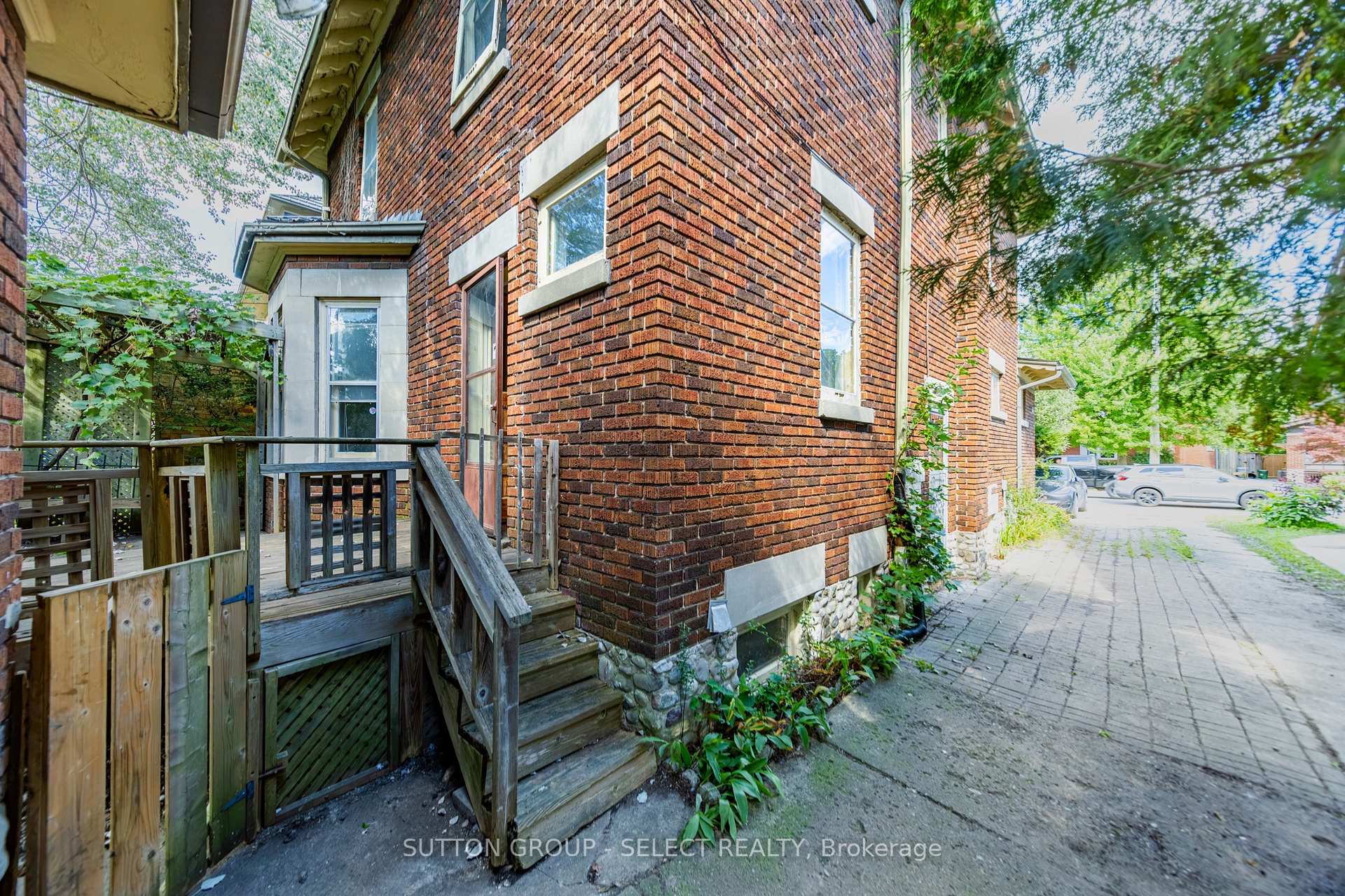 Photo 45 of 239 Ridout Street S, London, South G — HOMEH