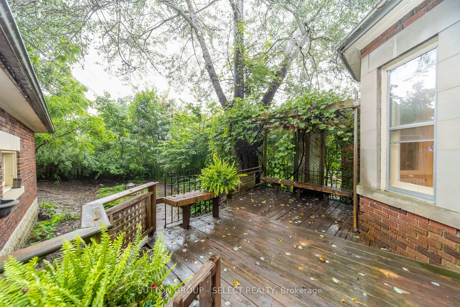 Photo 46 of 239 Ridout Street S, London, South G — HOMEH