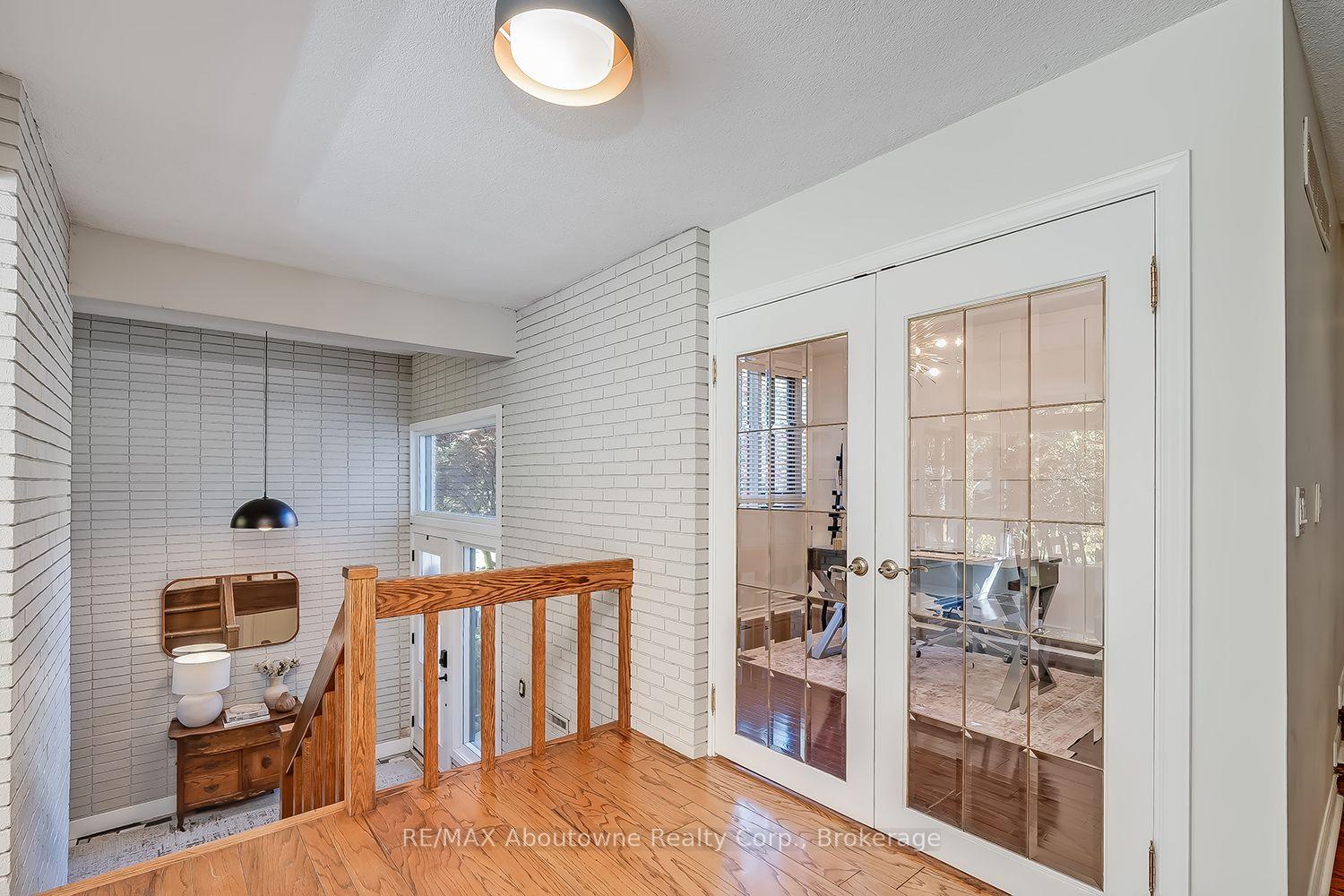 Photo 4 of 308 Cardinal Avenue, Burlington, LaSalle — HOMEH