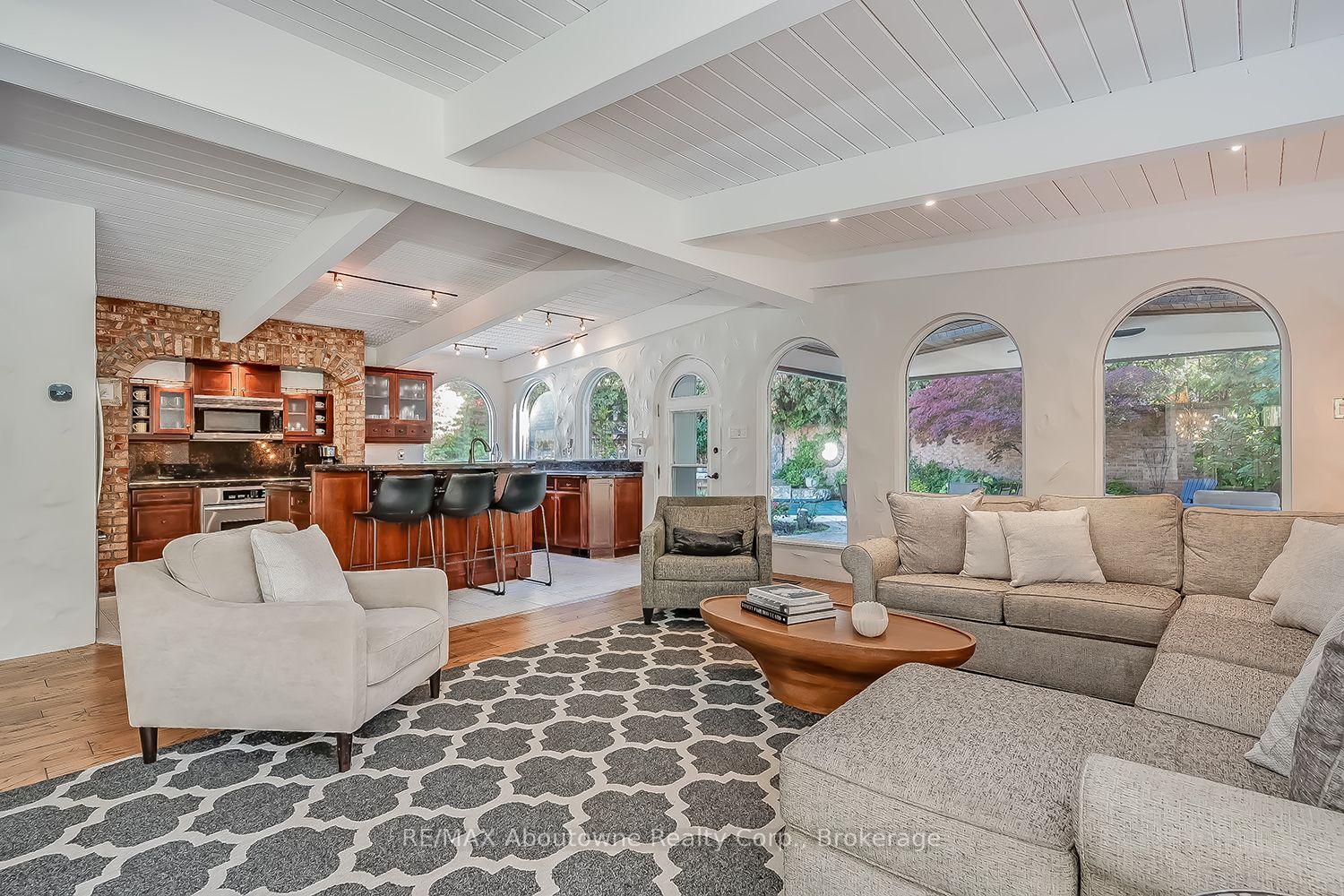 Photo 10 of 308 Cardinal Avenue, Burlington, LaSalle — HOMEH