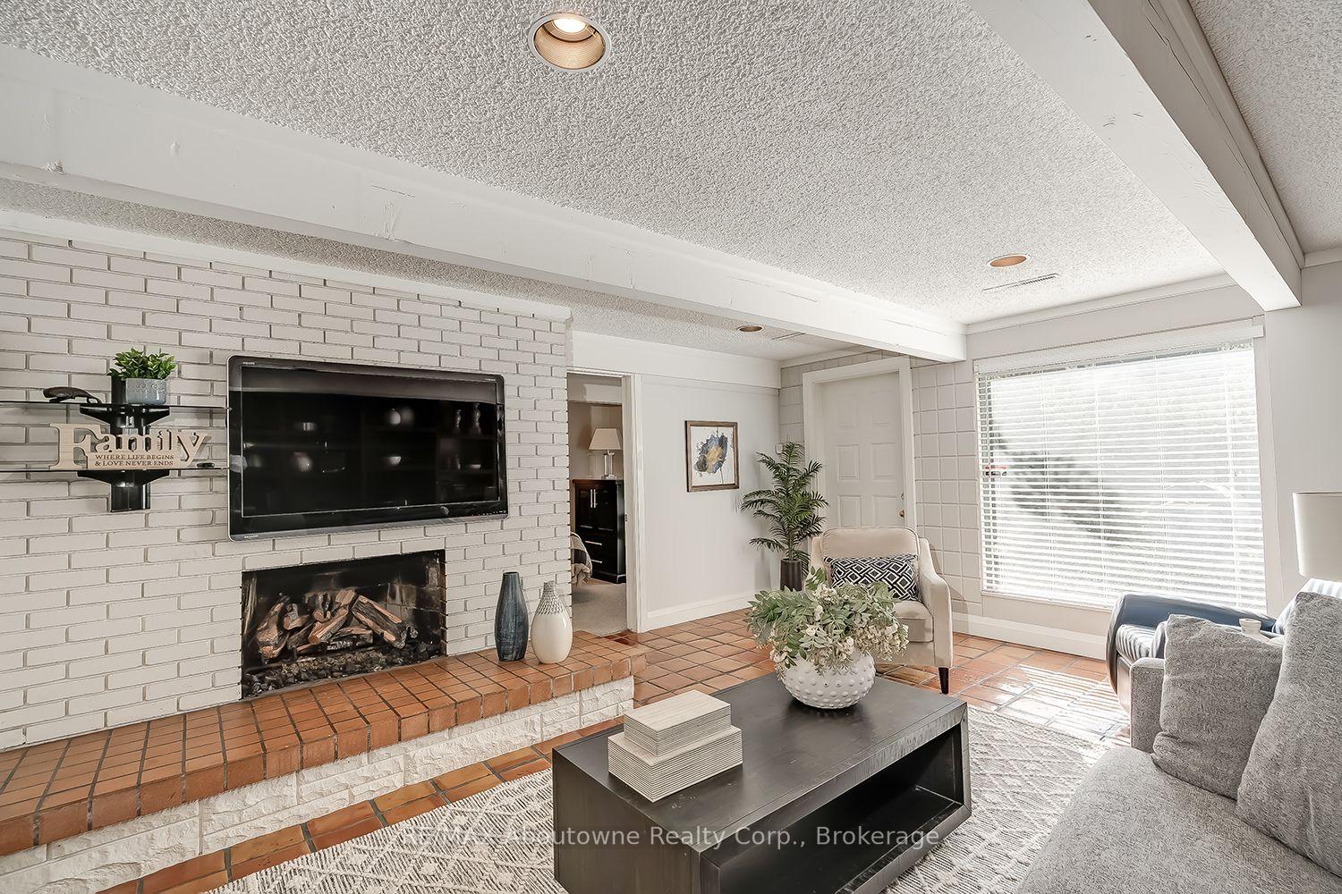 Photo 30 of 308 Cardinal Avenue, Burlington, LaSalle — HOMEH