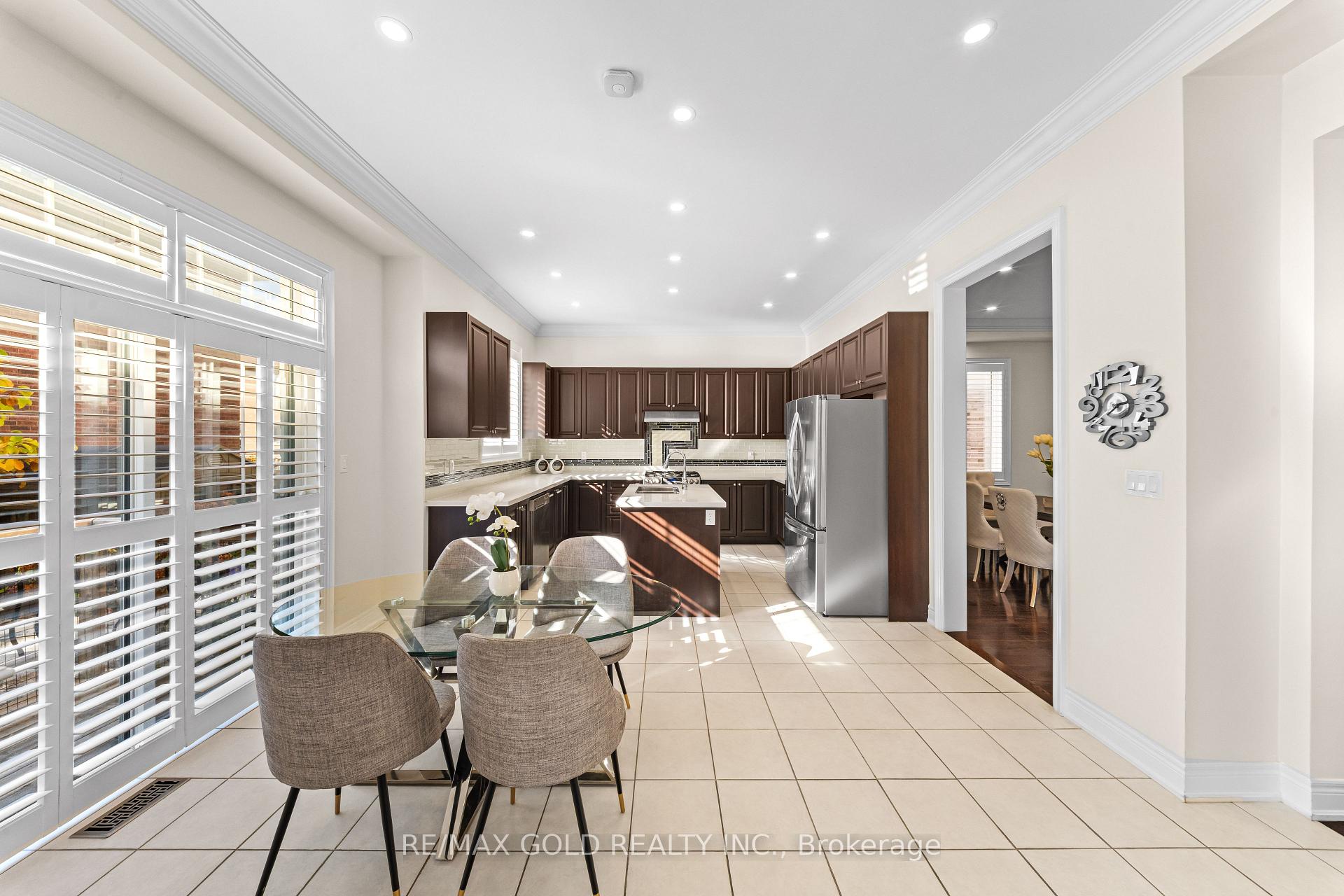 Photo 11 of 80 Danby Street, Vaughan, Kleinburg — HOMEH