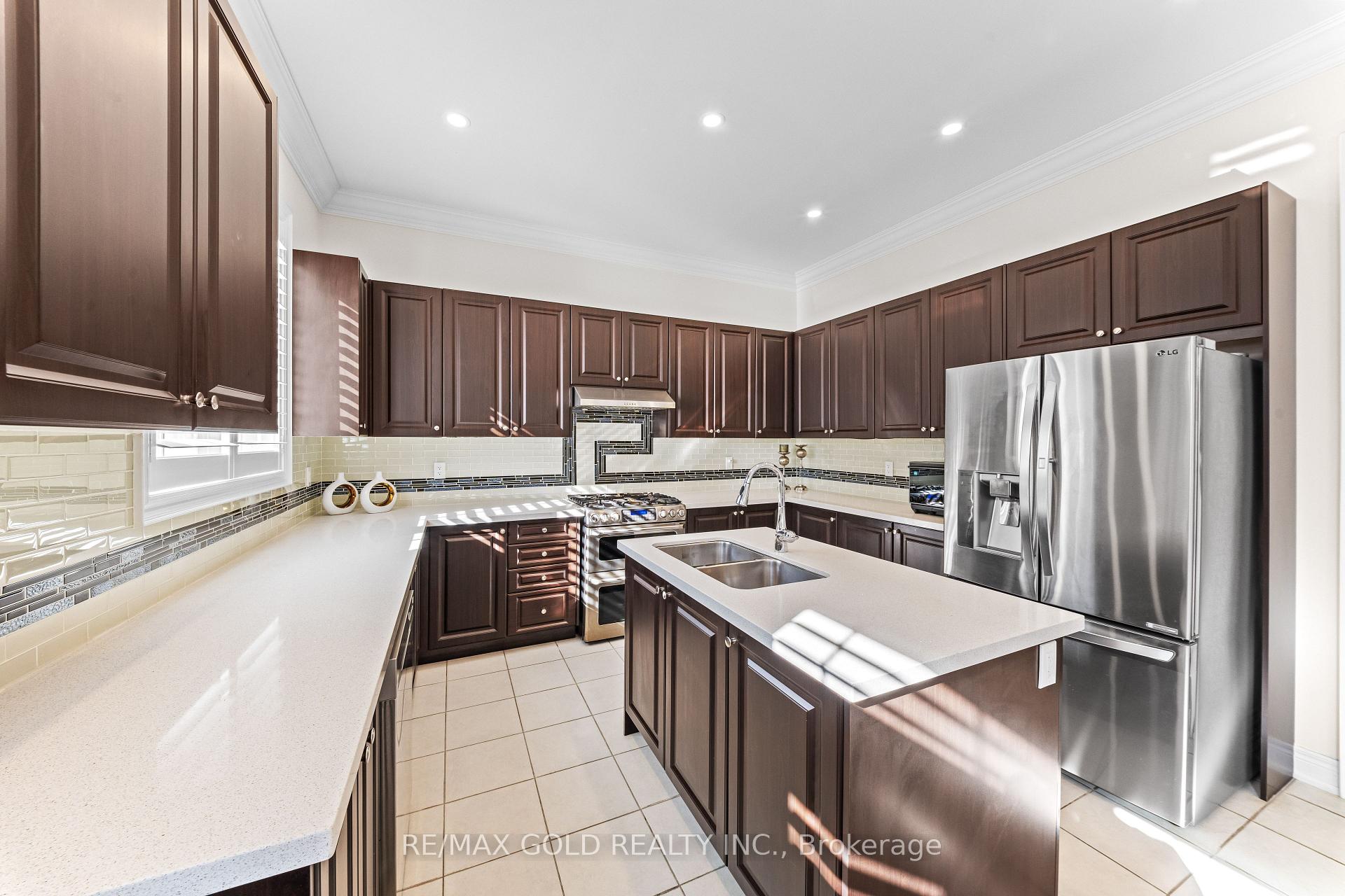 Photo 12 of 80 Danby Street, Vaughan, Kleinburg — HOMEH