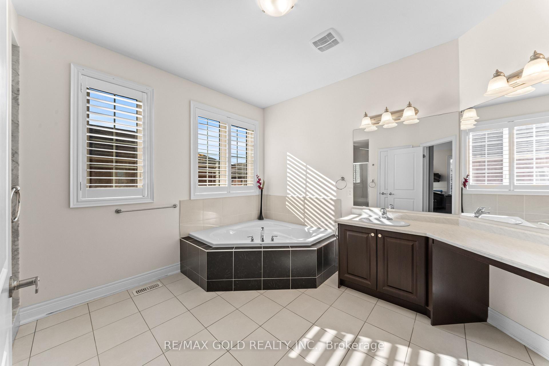 Photo 20 of 80 Danby Street, Vaughan, Kleinburg — HOMEH