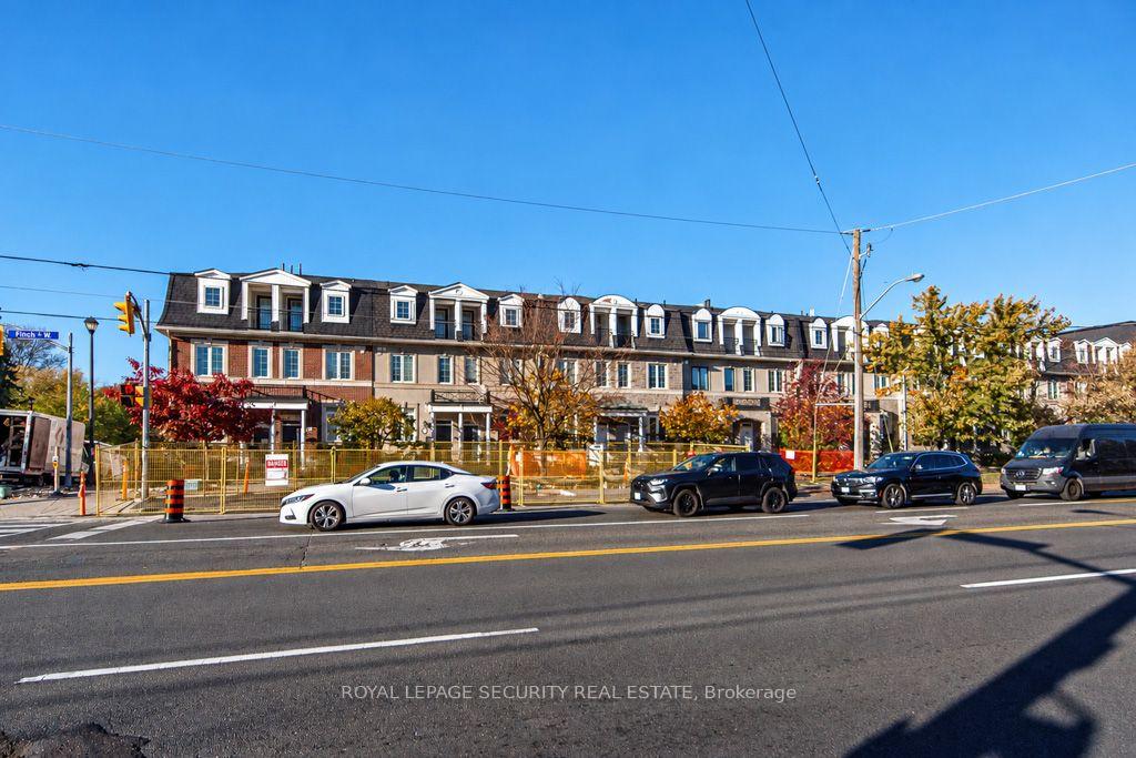Photo of 134 A Finch Avenue W