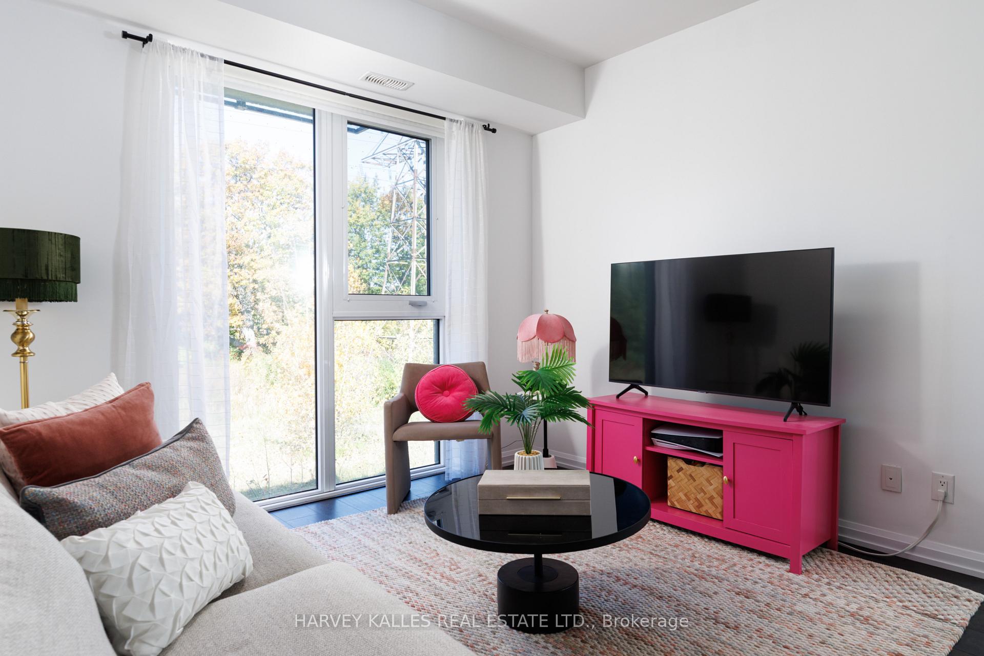 Photo 7 of Unit Th49, 10 Brin Drive, Etobicoke, Edenbridge-Humber Valley — HOMEH