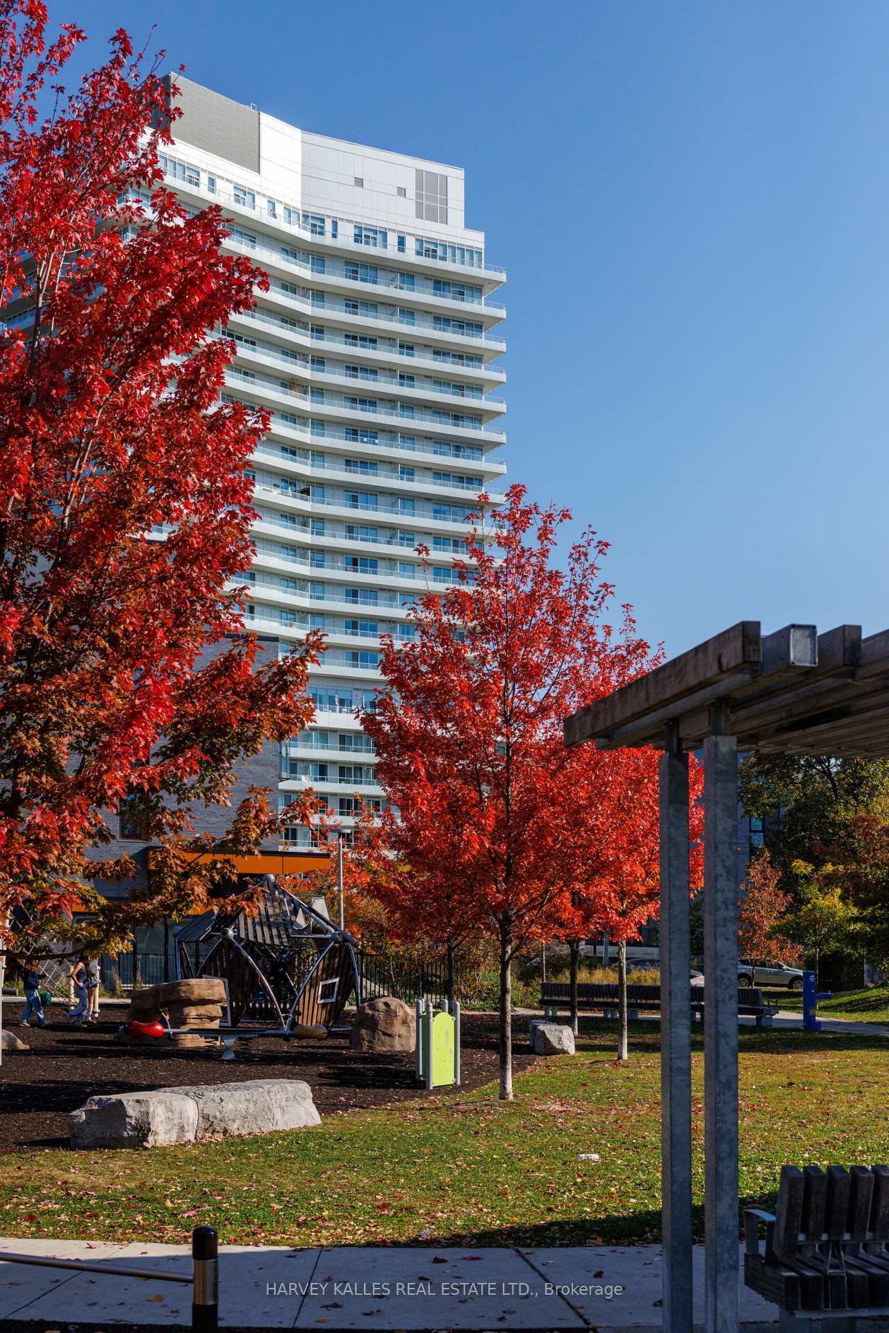 Photo 33 of Unit Th49, 10 Brin Drive, Etobicoke, Edenbridge-Humber Valley — HOMEH