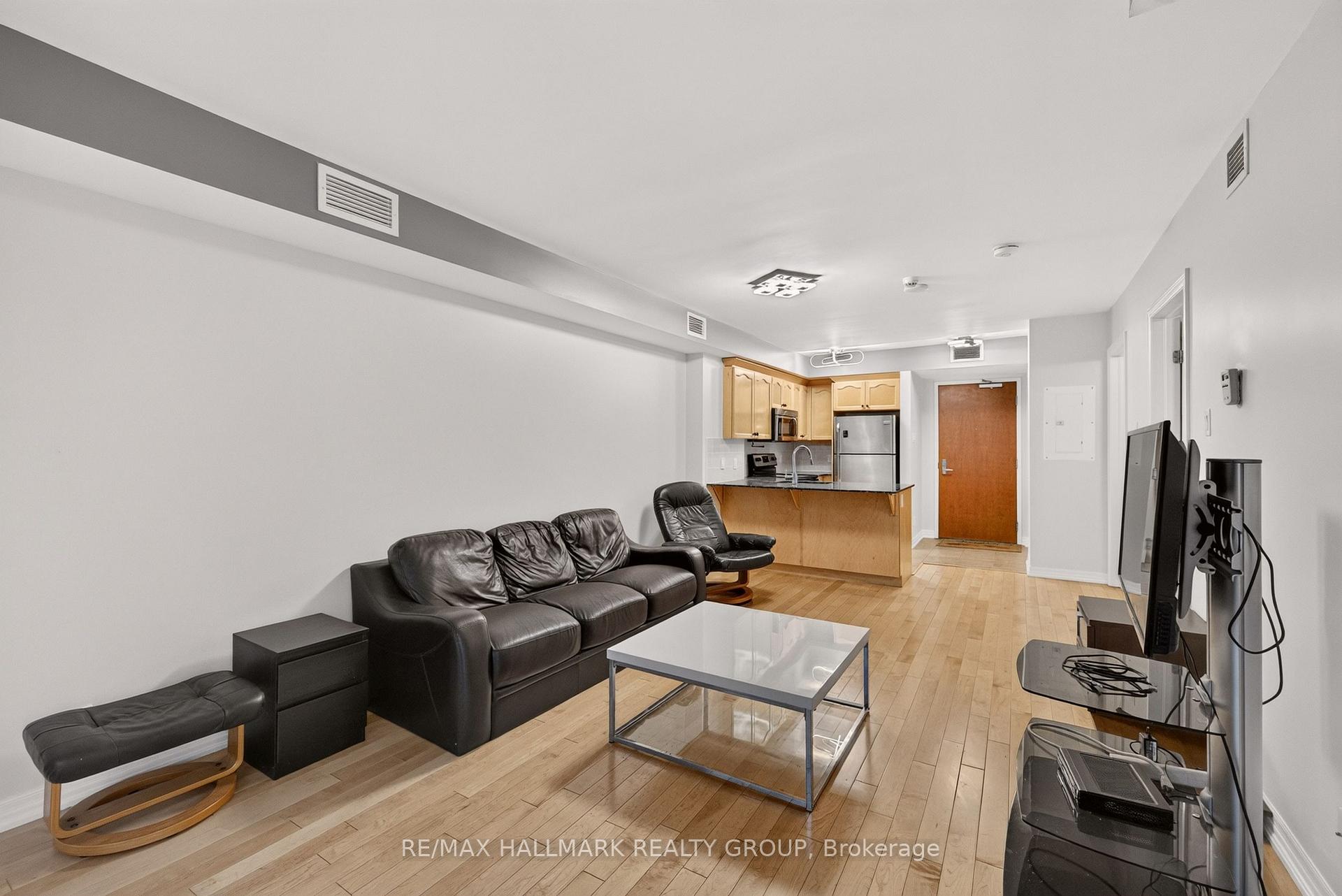 Photo 9 of Unit 506, 242 Rideau Street, Ottawa, Sandy Hill — HOMEH