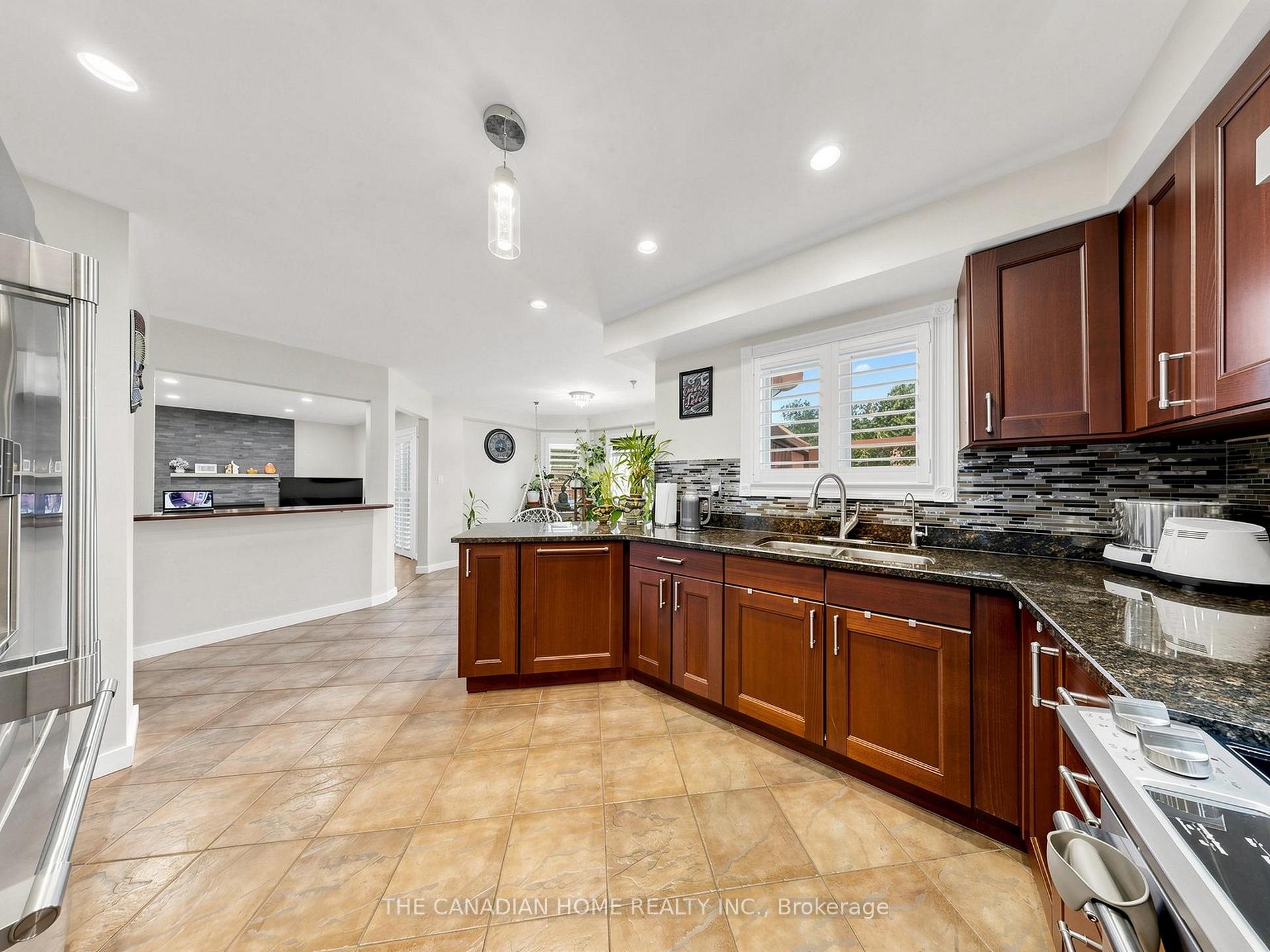 Photo 6 of 19 Wigston Court, Whitby, Rolling Acres — HOMEH