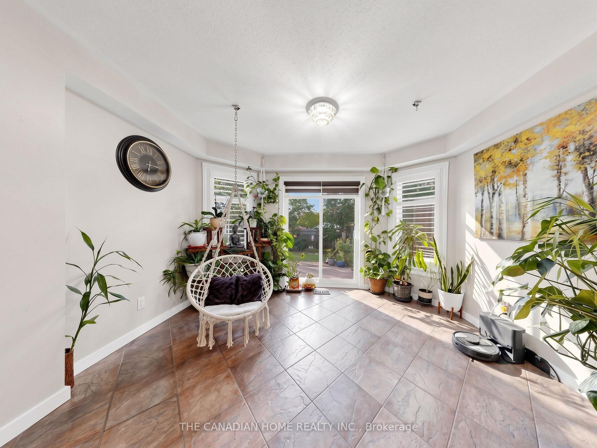 Photo 12 of 19 Wigston Court, Whitby, Rolling Acres — HOMEH