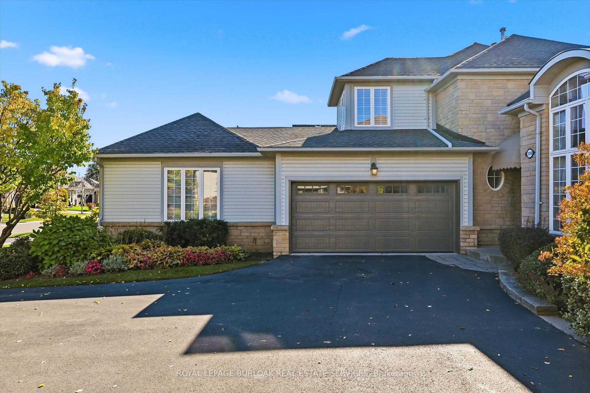 Photo 2 of 2256 Turnberry Road, Burlington, Rose — HOMEH