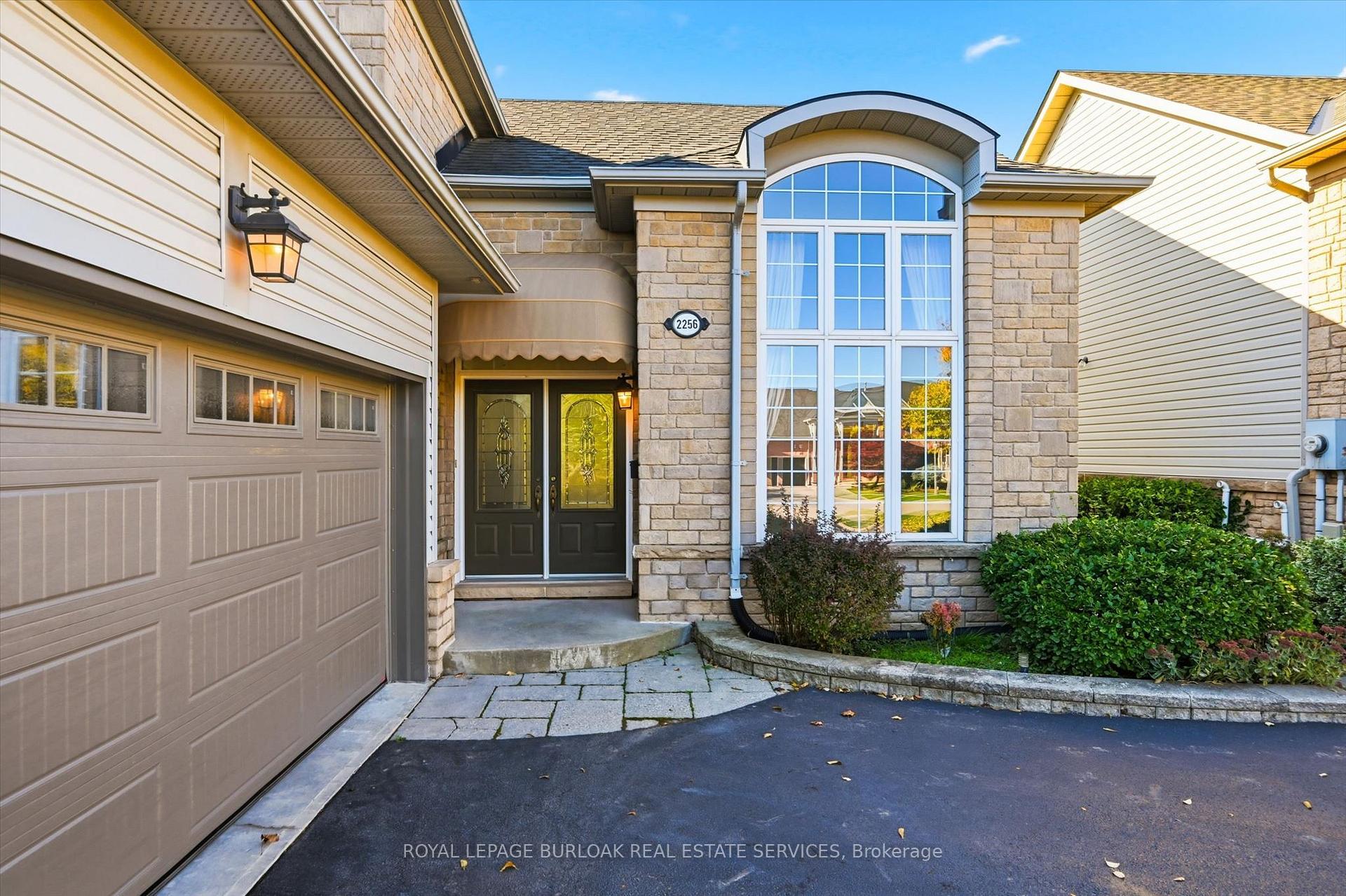 Photo 3 of 2256 Turnberry Road, Burlington, Rose — HOMEH