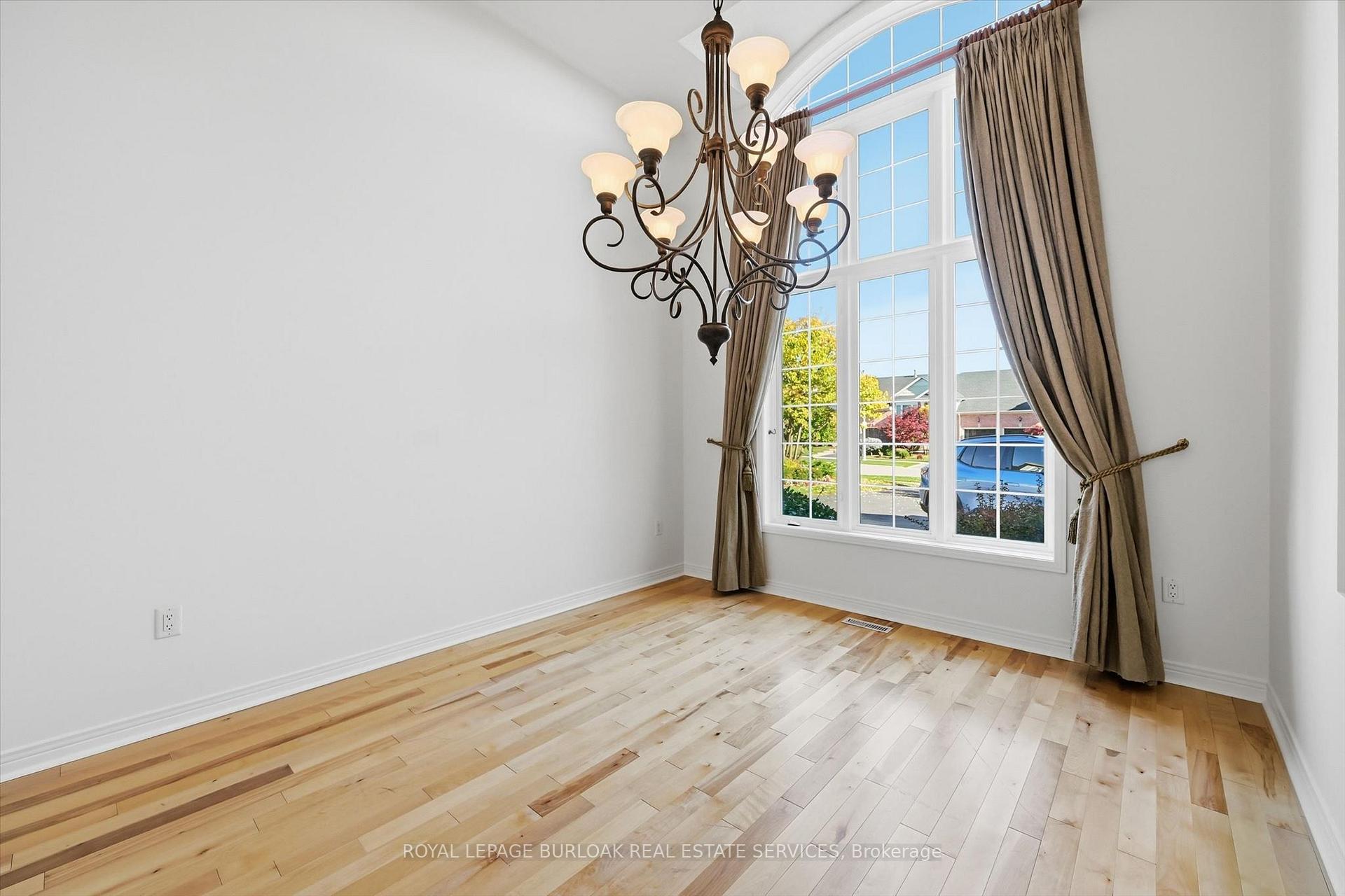 Photo 5 of 2256 Turnberry Road, Burlington, Rose — HOMEH