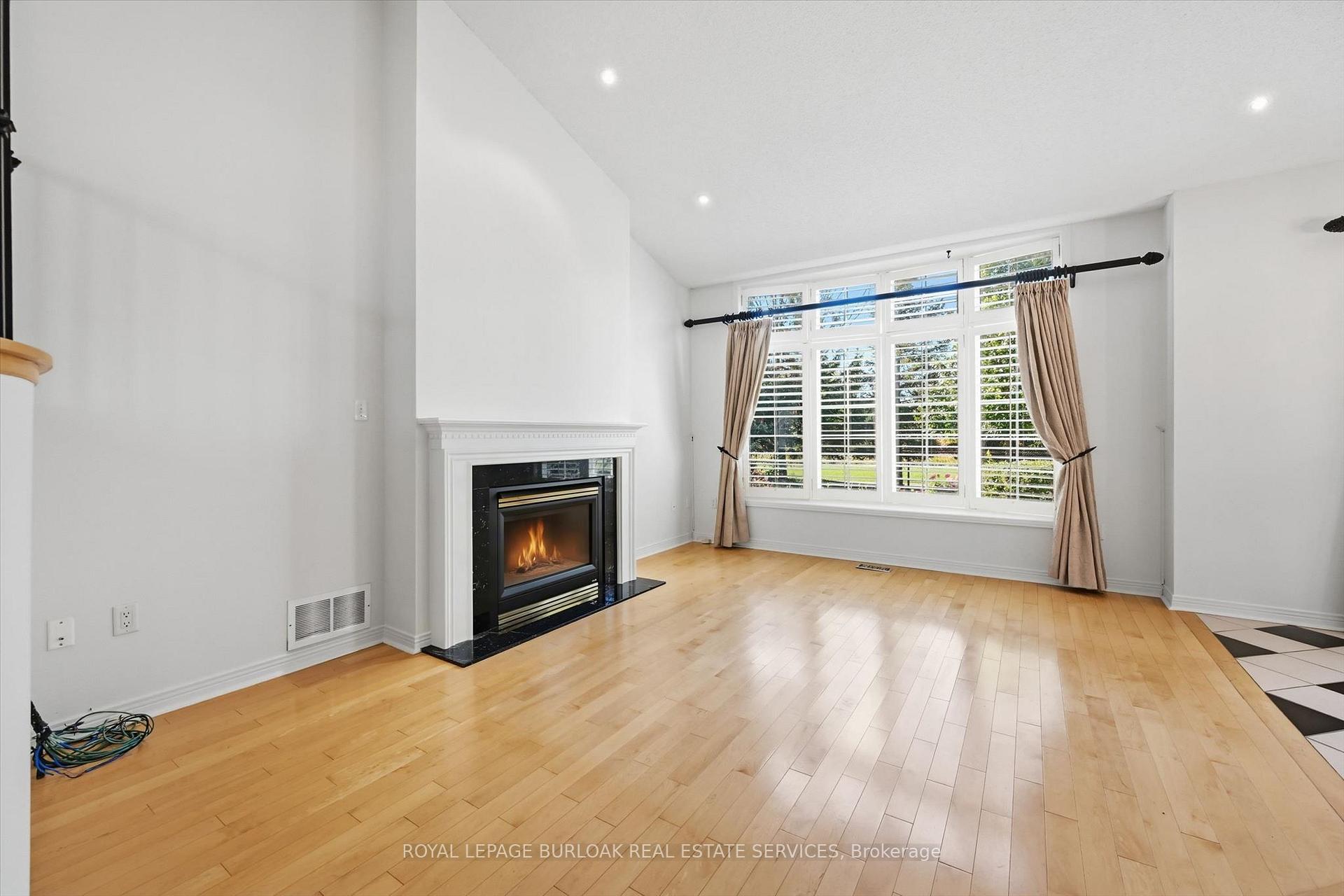 Photo 7 of 2256 Turnberry Road, Burlington, Rose — HOMEH